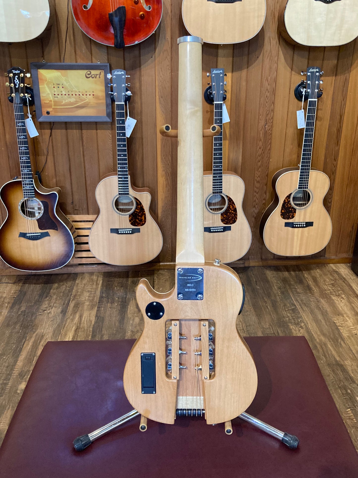 Traveler Escape Mark II Acoustic/Electric w/Case & Gig Bag (Used)