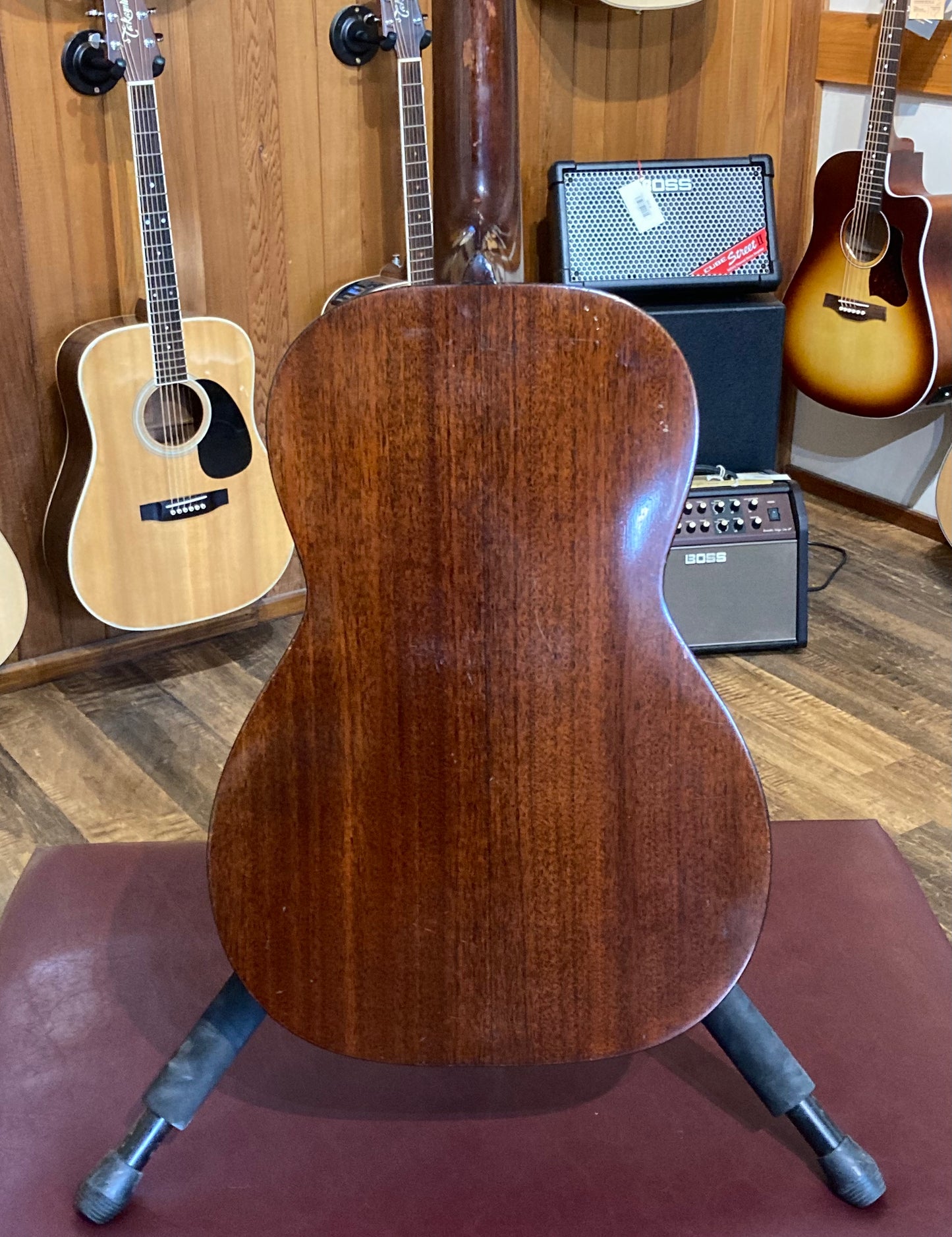 S. Yairi Model 752 w/Case (1970)
