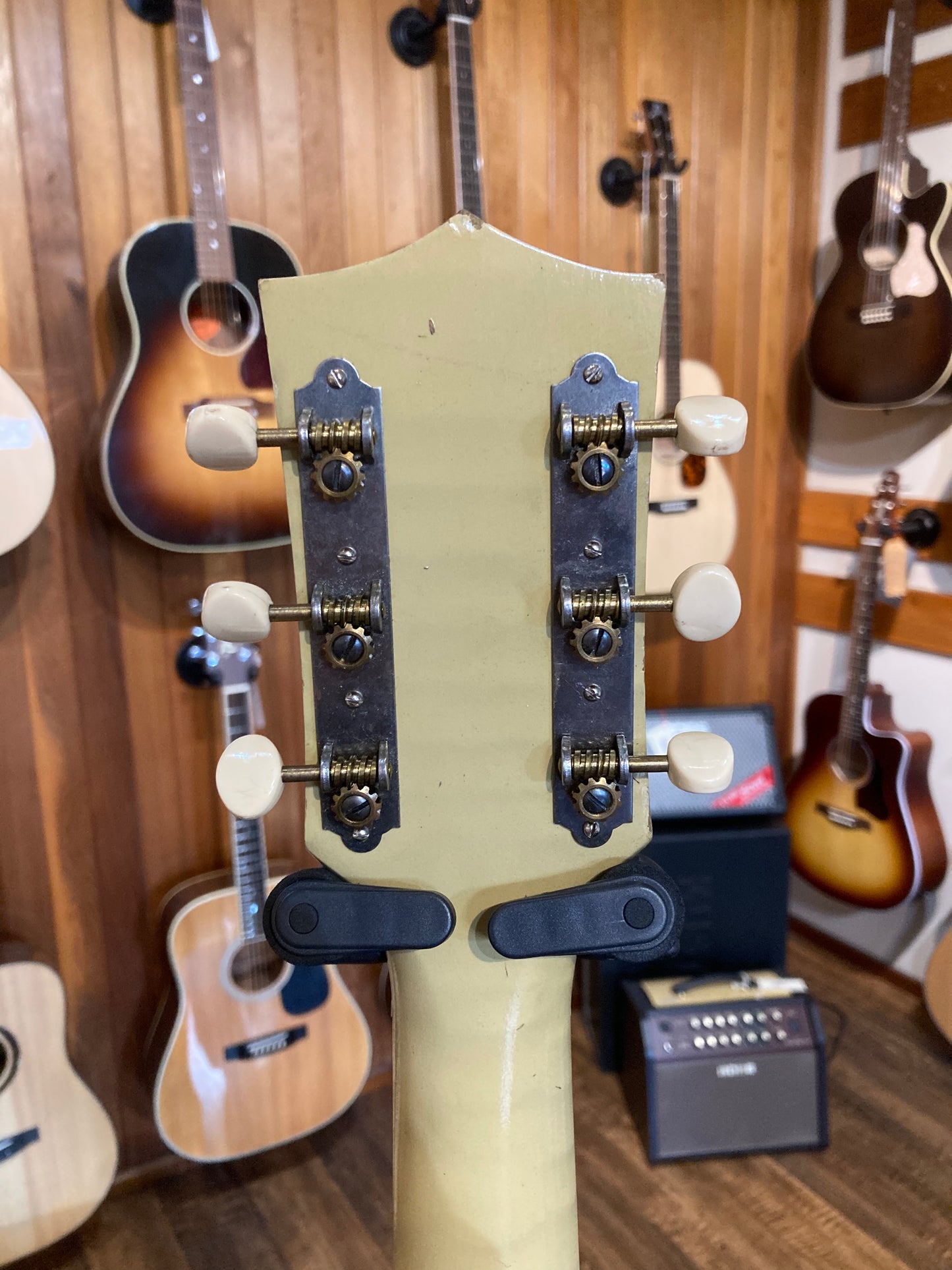 Harmony H1214 Archtop w/Case (1960's)