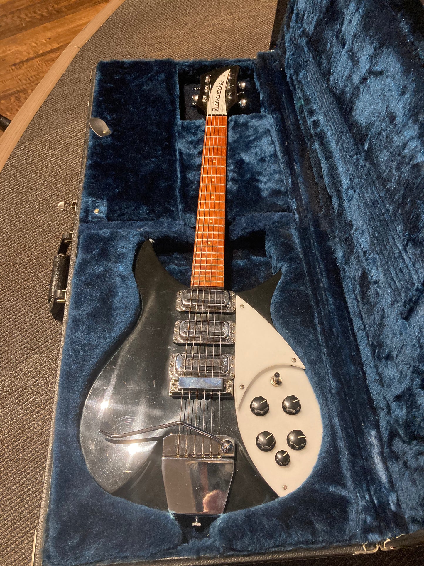 Rickenbacker 325 Short Scale Electric Guitar w/Case (1989)