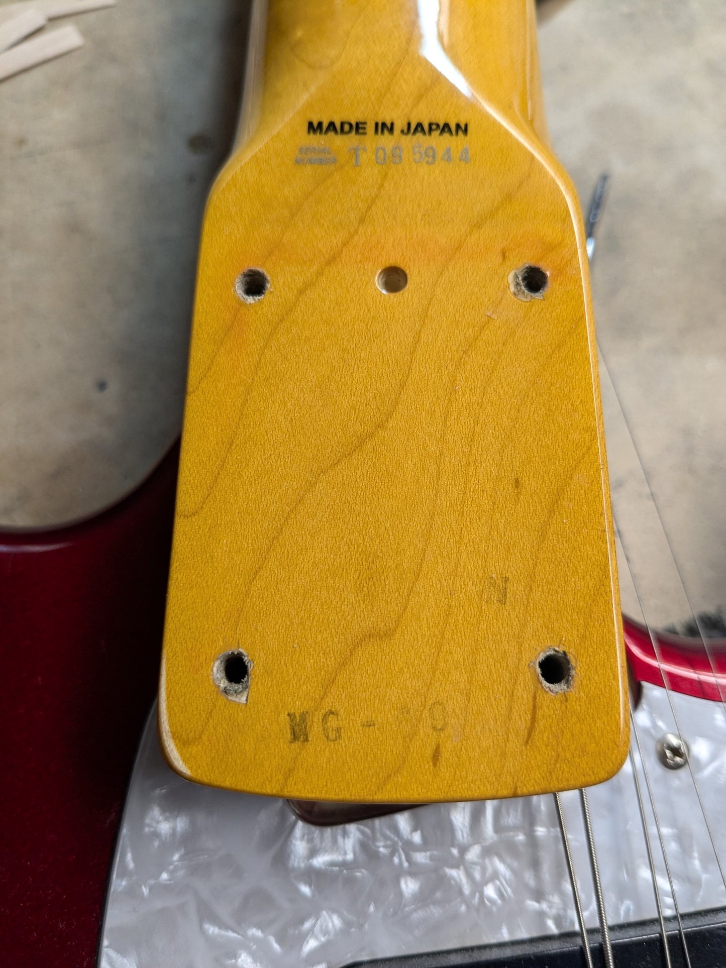 Fender Made in Japan MG69/MH Mustang Electric Guitar - Candy Apple Red (2010-2011)