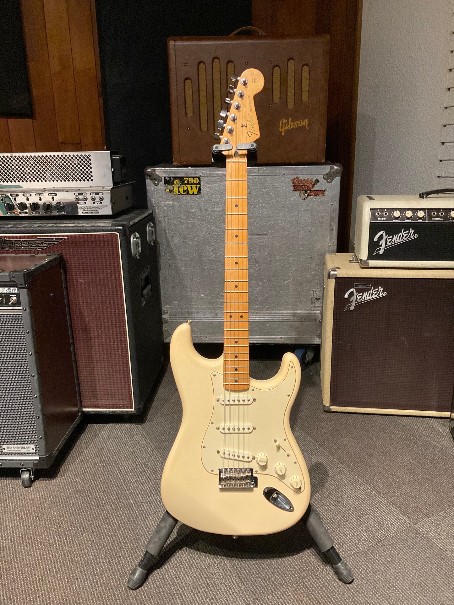 Fender Standard Stratocaster MIM w/Case (2009)