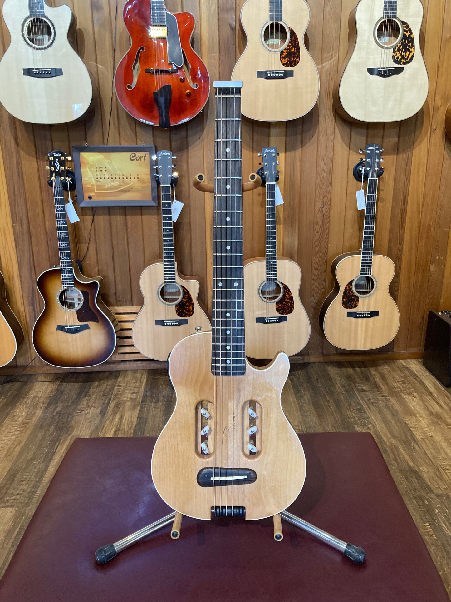 Traveler Escape Mark II Acoustic/Electric w/Case & Gig Bag (Used)
