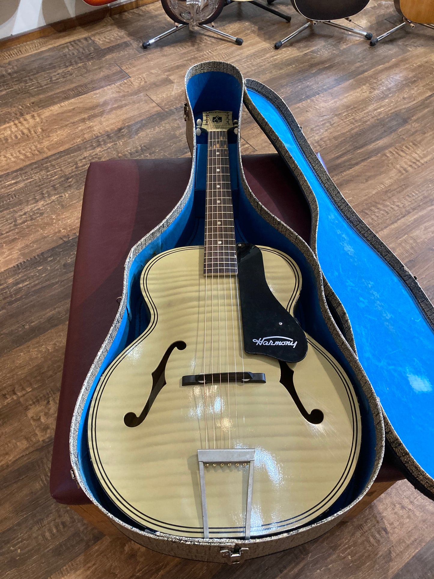 Harmony H1214 Archtop w/Case (1960's)