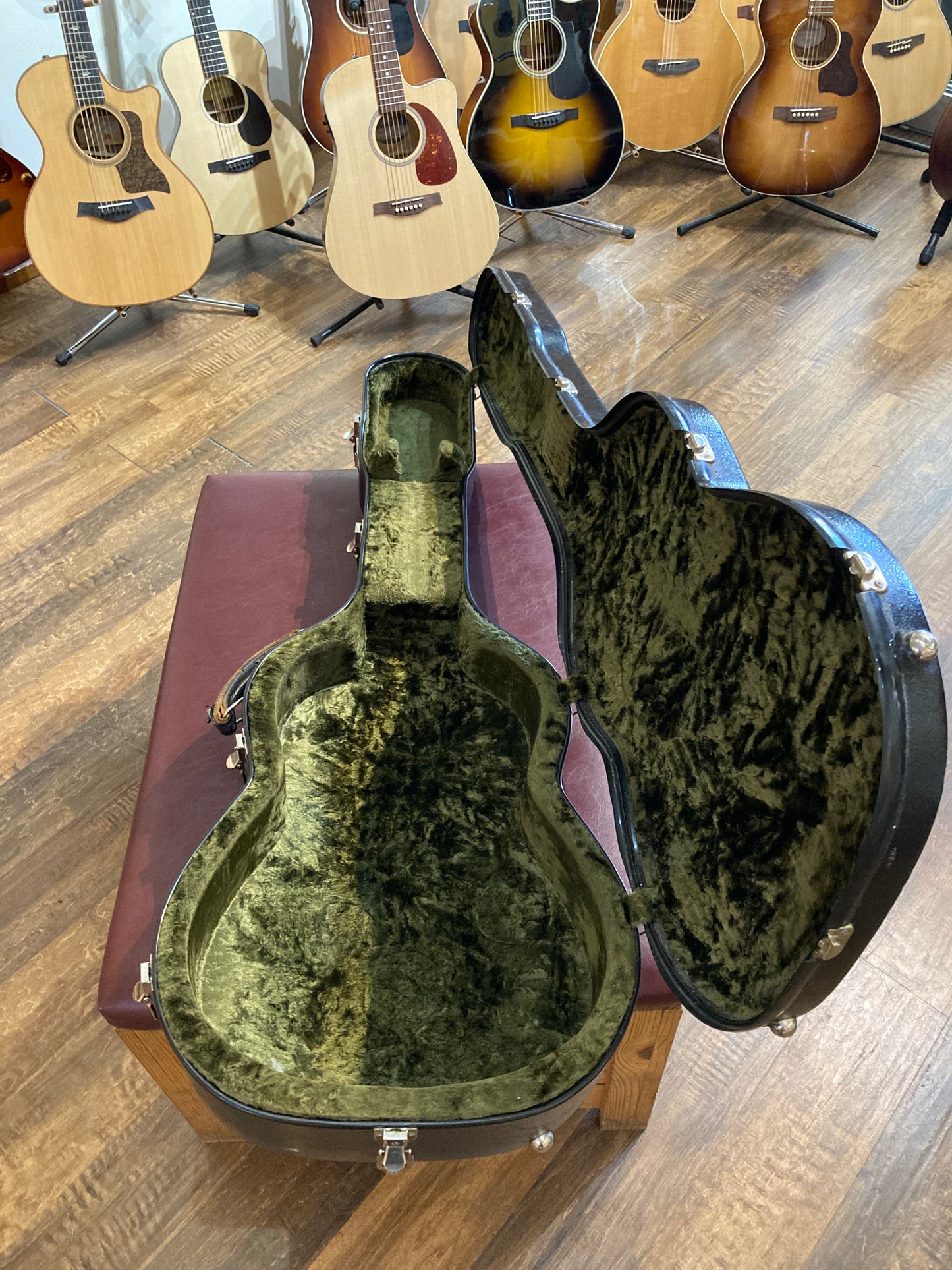 Calton Classical Case (Used)