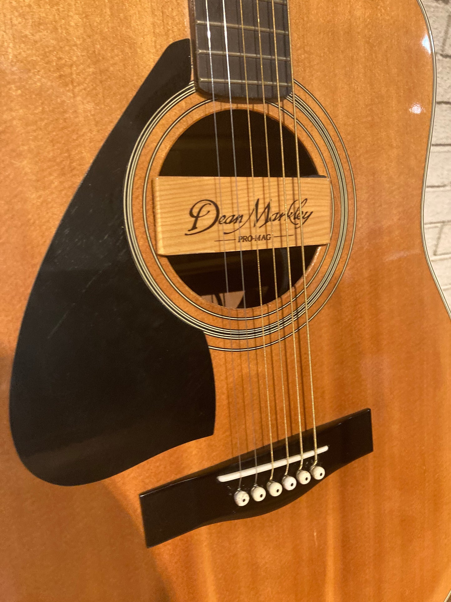 Yamaha FG-420-L Left Handed Acoustic/Electric Guitar w/Gig Bag (Used)