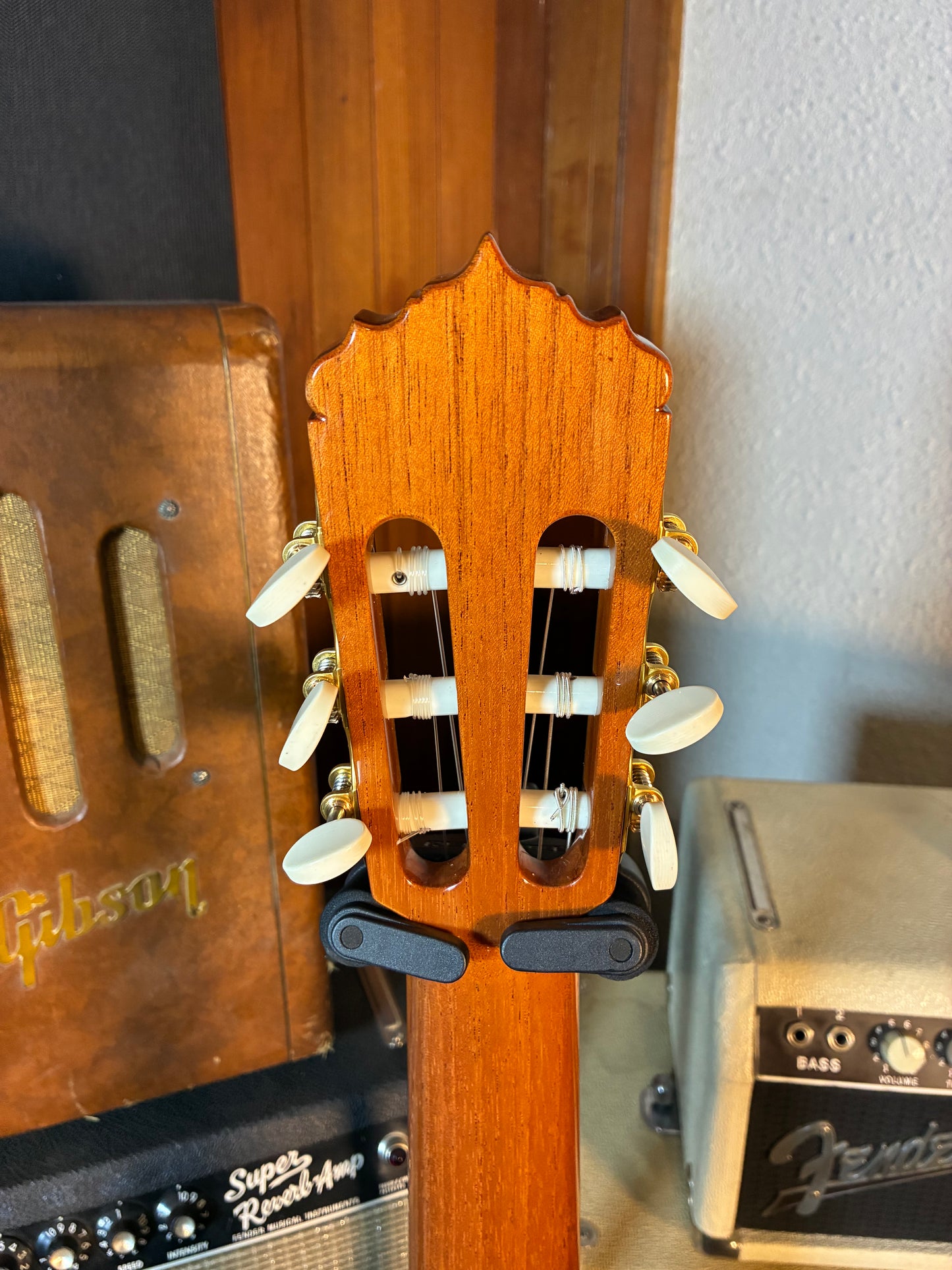 Alhambra Línea Profesional Classical Guitar w/Case (Used)