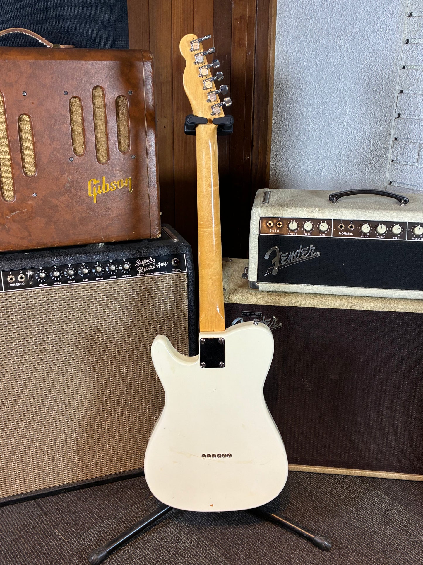 Series A Electric Guitar w/Gig Bag - White (Used)