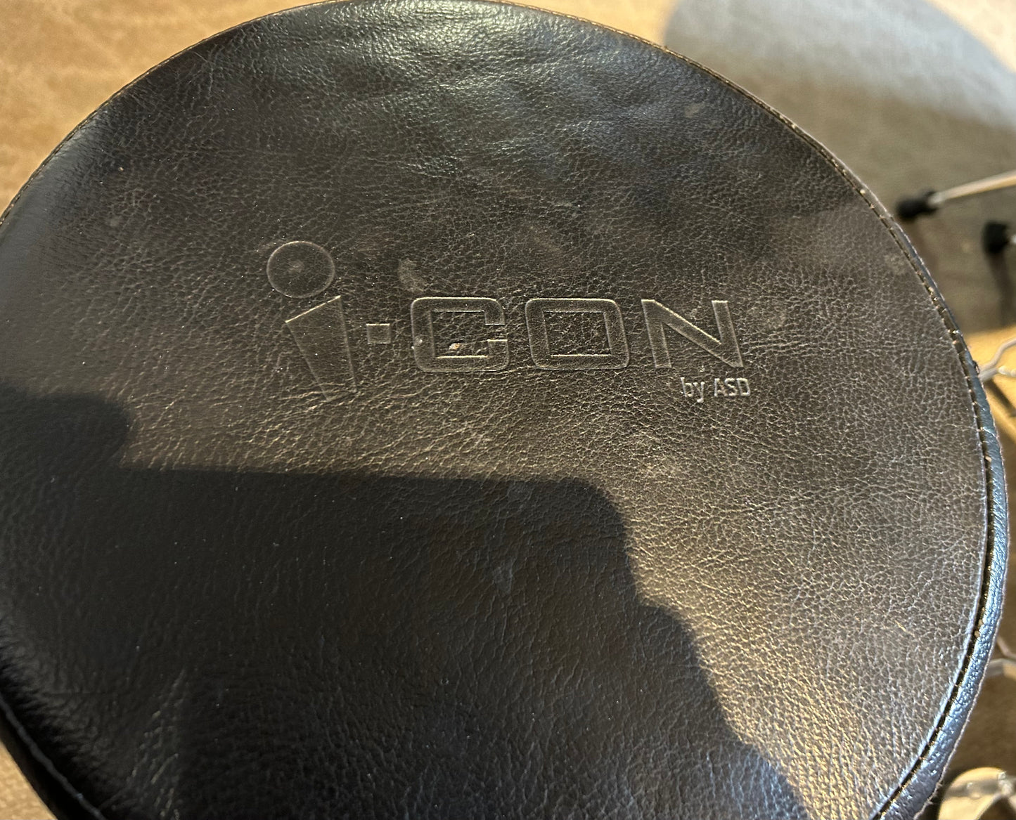 I-Con Double Braced Student Throne (Used)