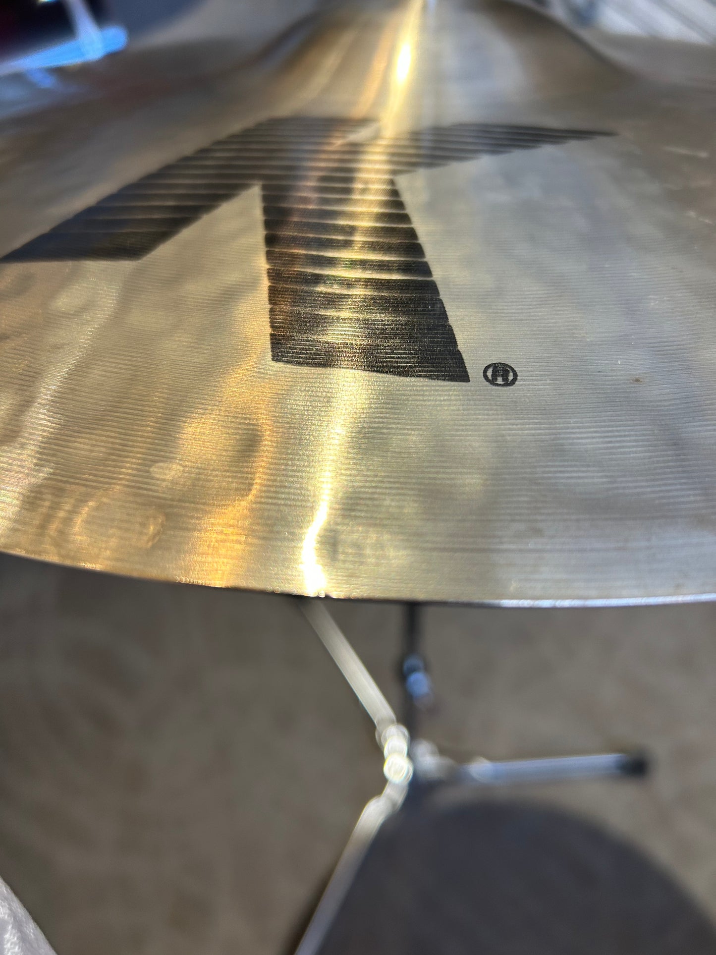ZIldjian 18" K Dark Thin Crash Cymbal (Used)