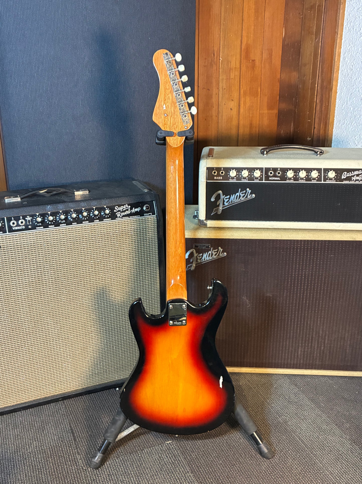 Japanese Made Vintage Solid Body Electric Guitar w/Bag (1960's)