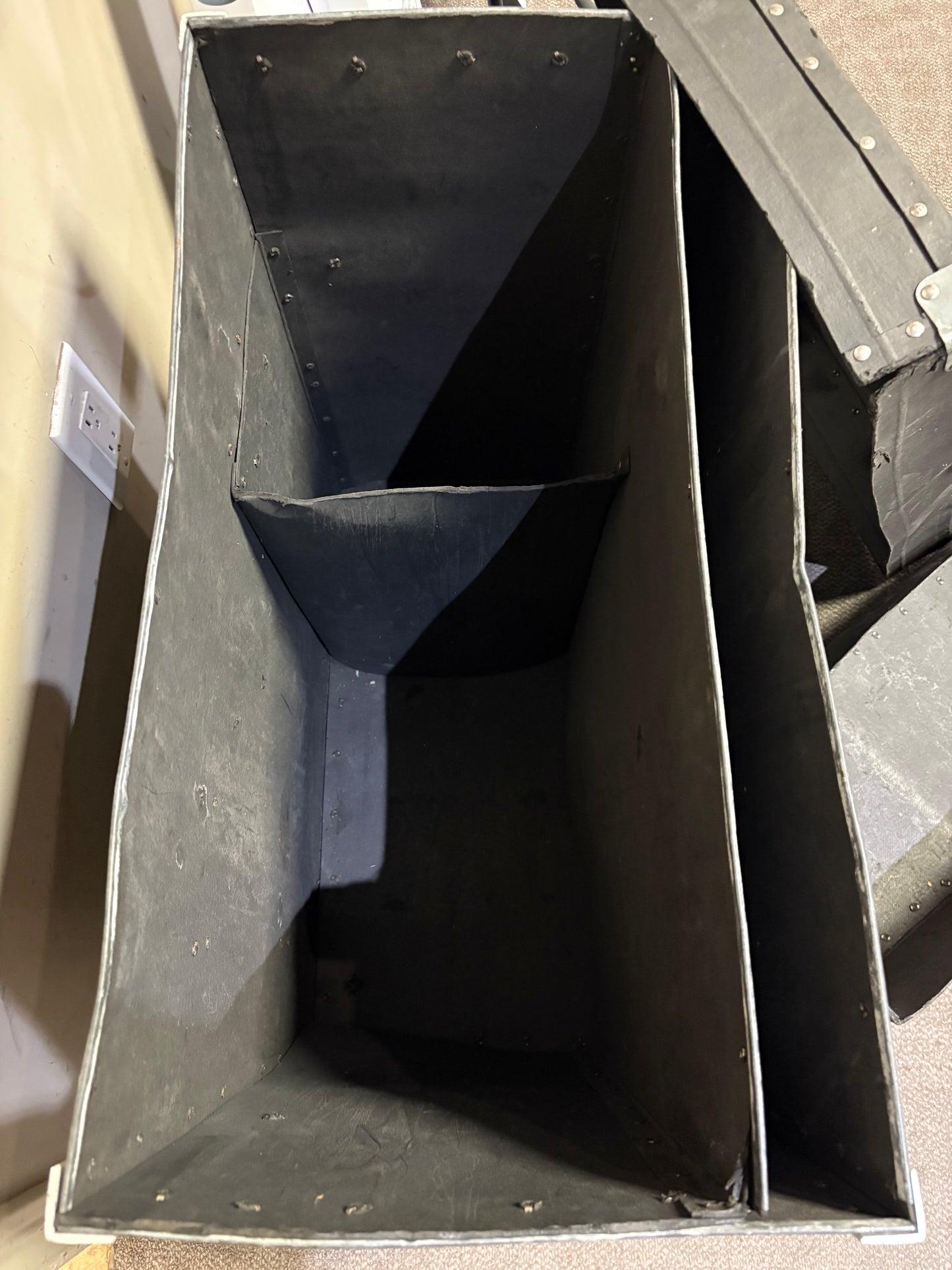 Nomad Trap Case w/Wheels (Used)