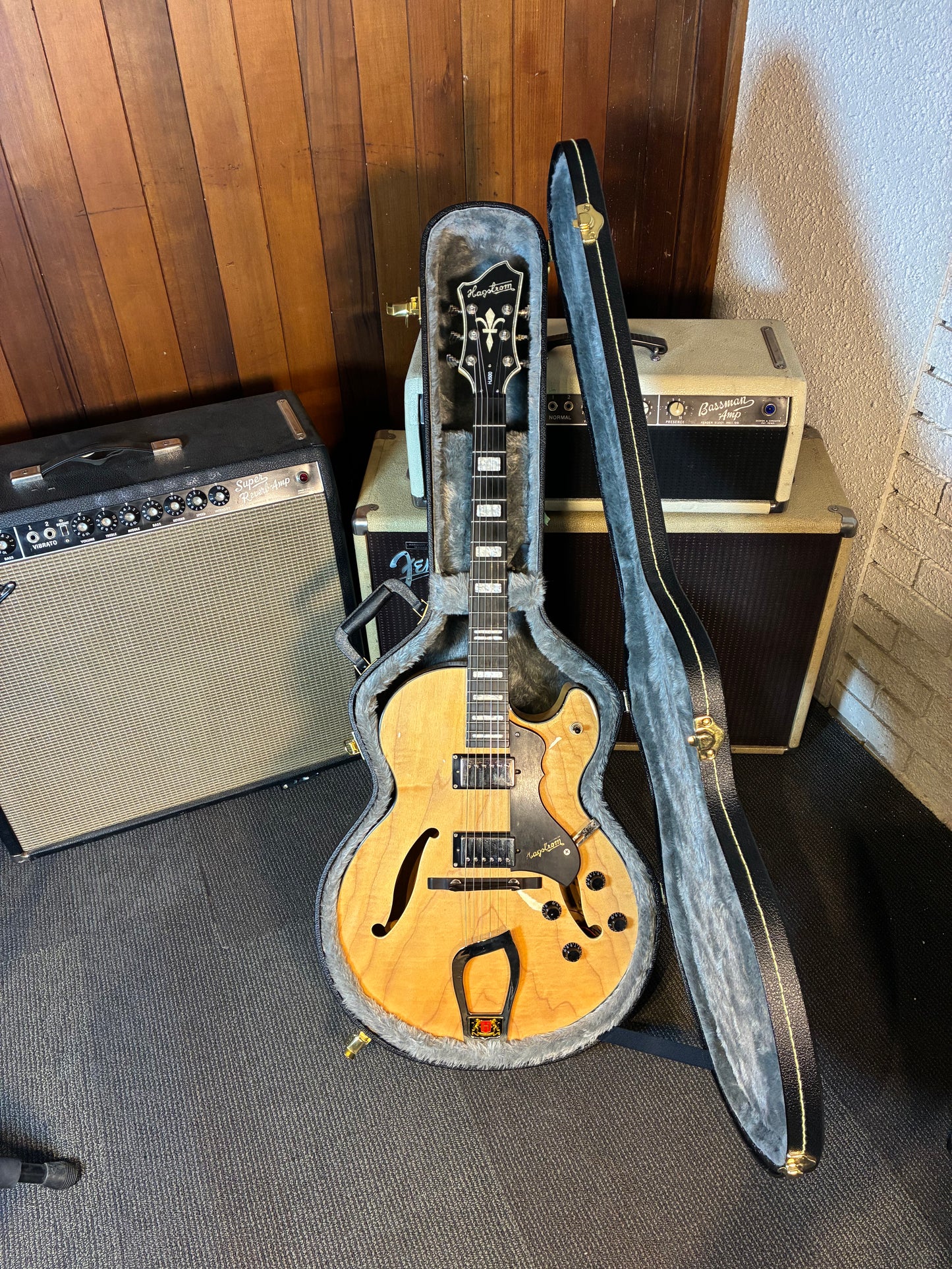 Hagstrom HJ500 Archtop Hollow Body Electric Guitar w/Case - Natural (Used)