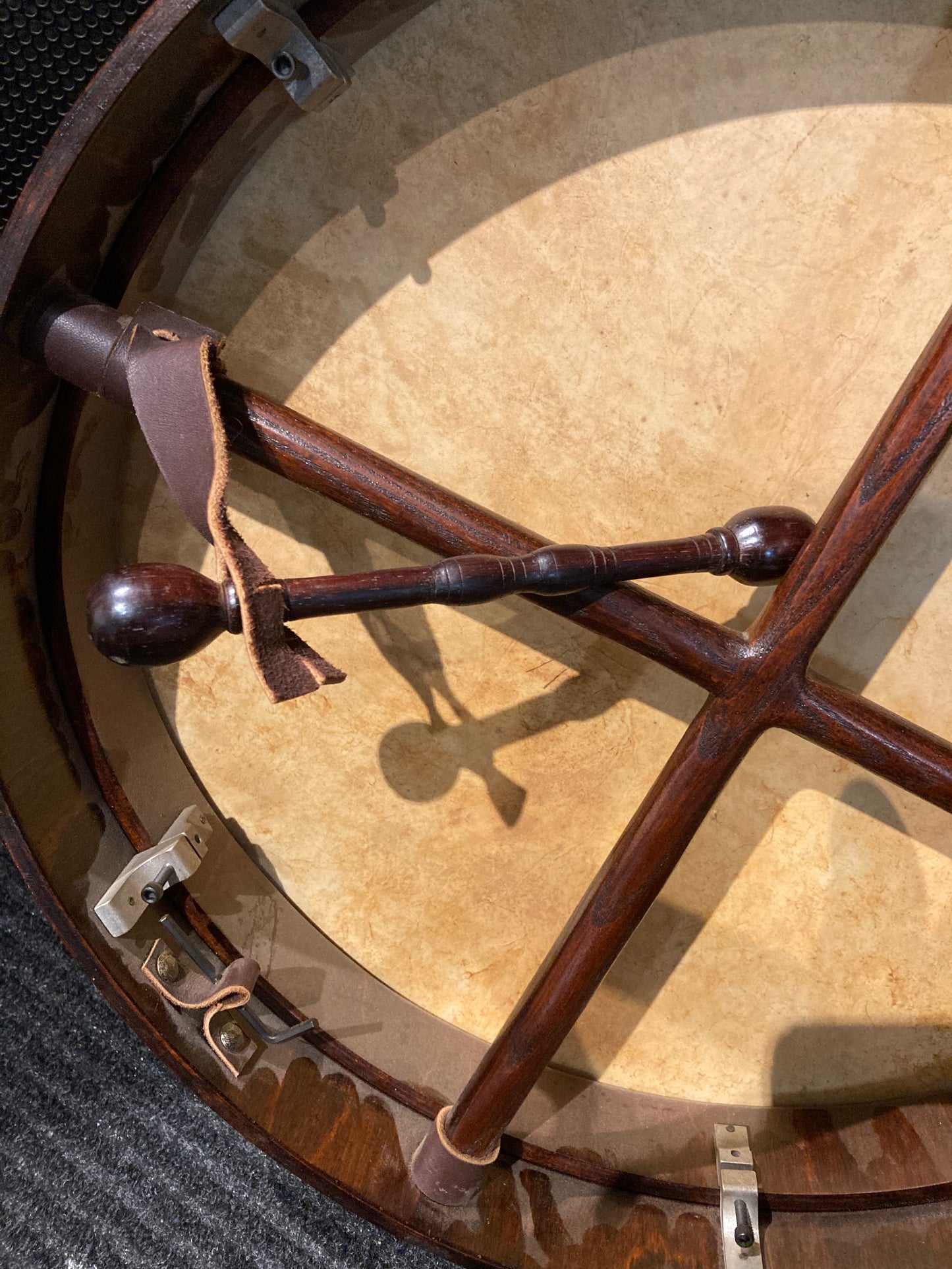 Waltons 18" Tunable Bodhran w/Tipper (Used)