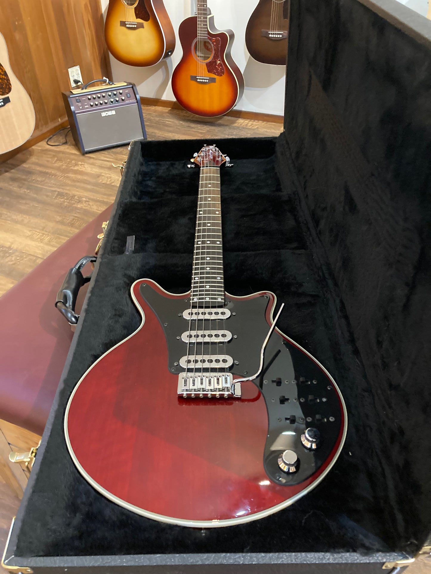 Burns Brian May Signature Red Special w/Case (2001-2006)