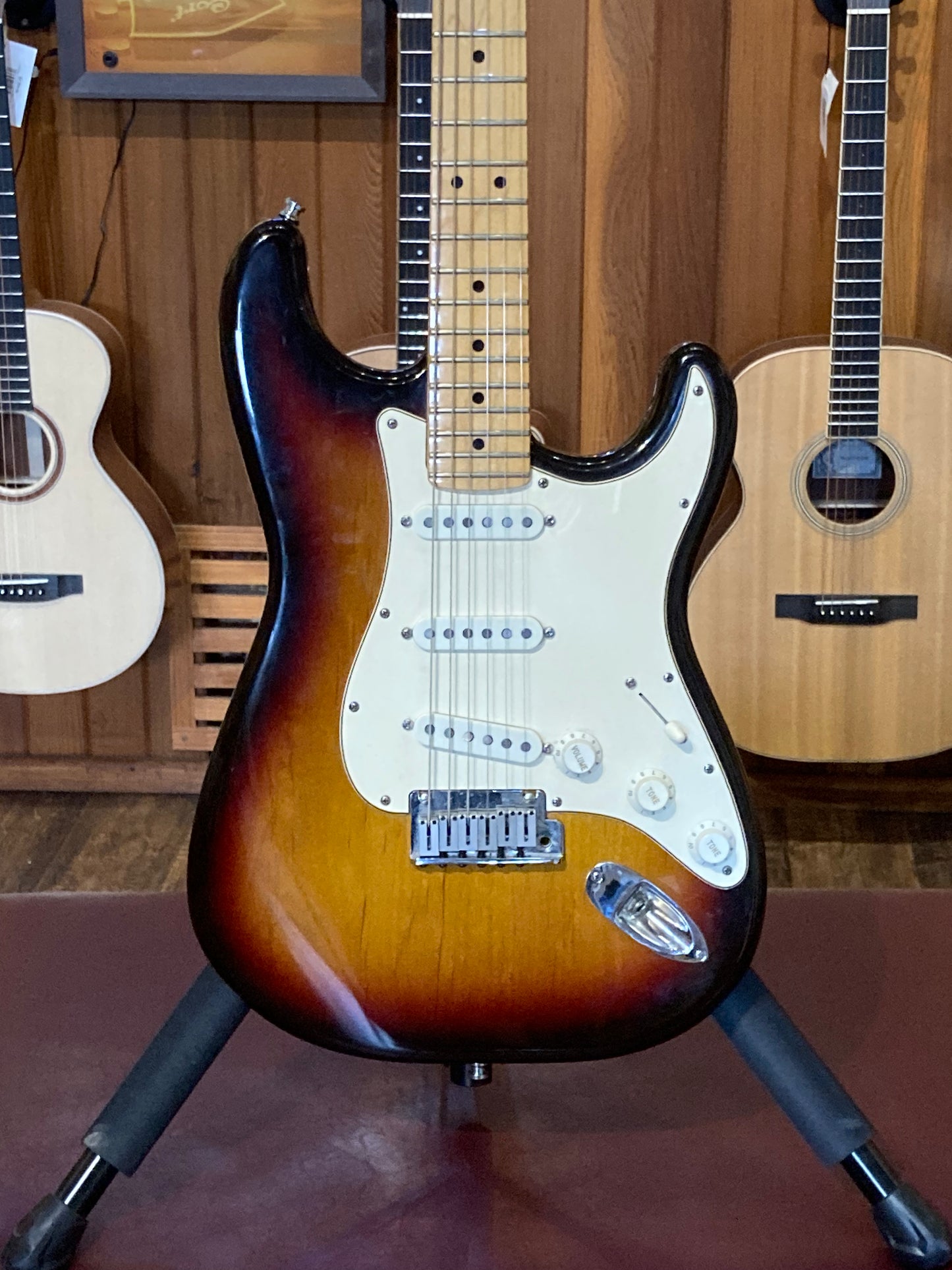 Fender USA Stratocaster w/Case (1983)
