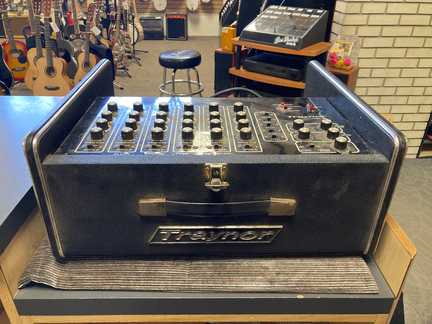 Traynor YVM-6 Powered Mixer (1970's)