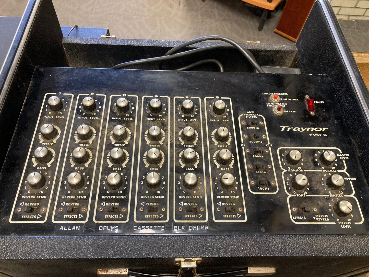 Traynor YVM-6 Powered Mixer (1970's)