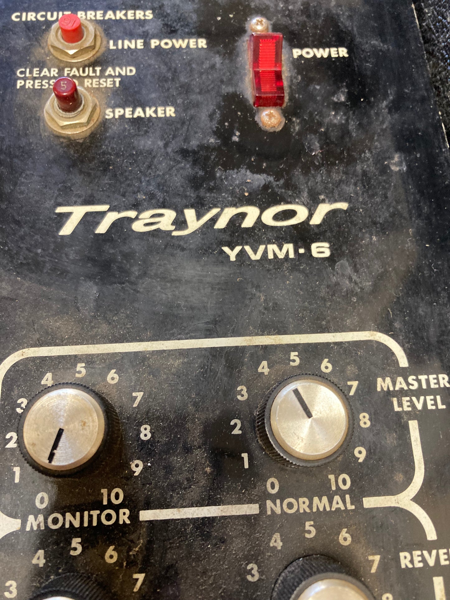 Traynor YVM-6 Powered Mixer (1970's)