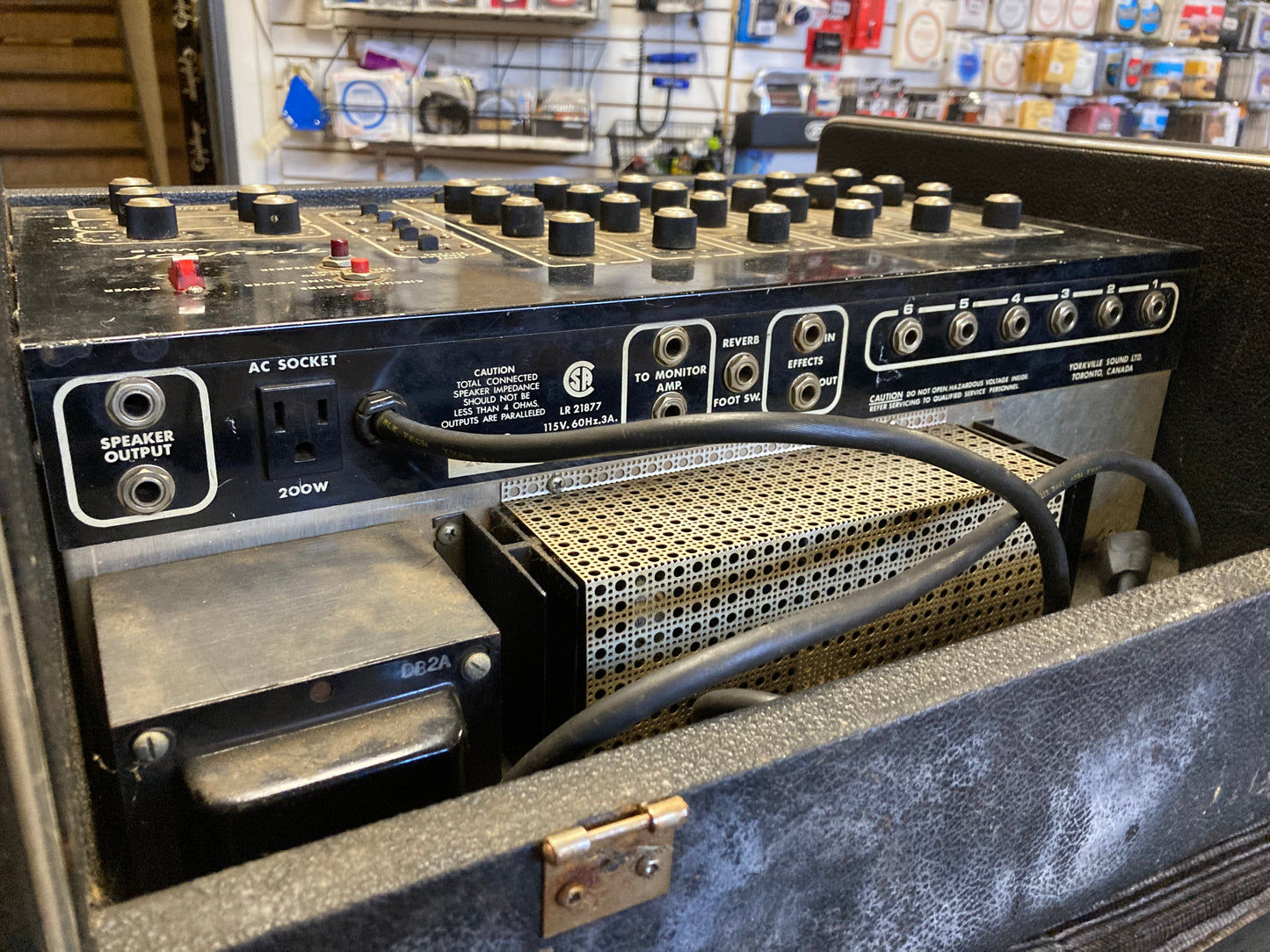 Traynor YVM-6 Powered Mixer (1970's)