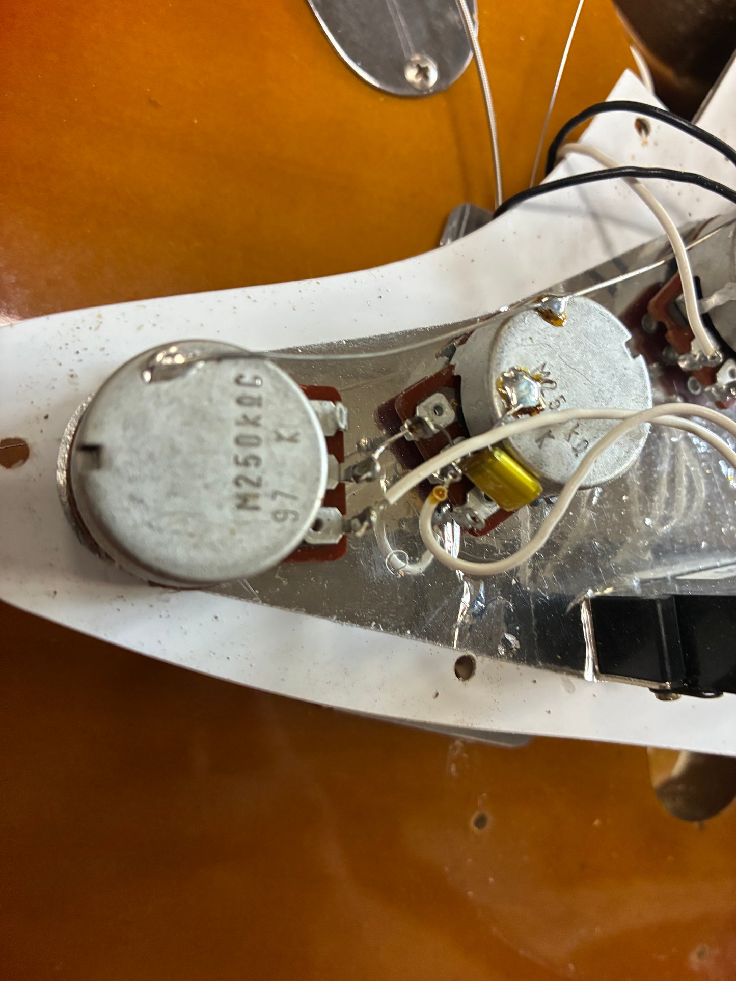 Fender MIJ ST-67 Left-Handed Stratocaster Electric Guitar - Sunburst (1989)