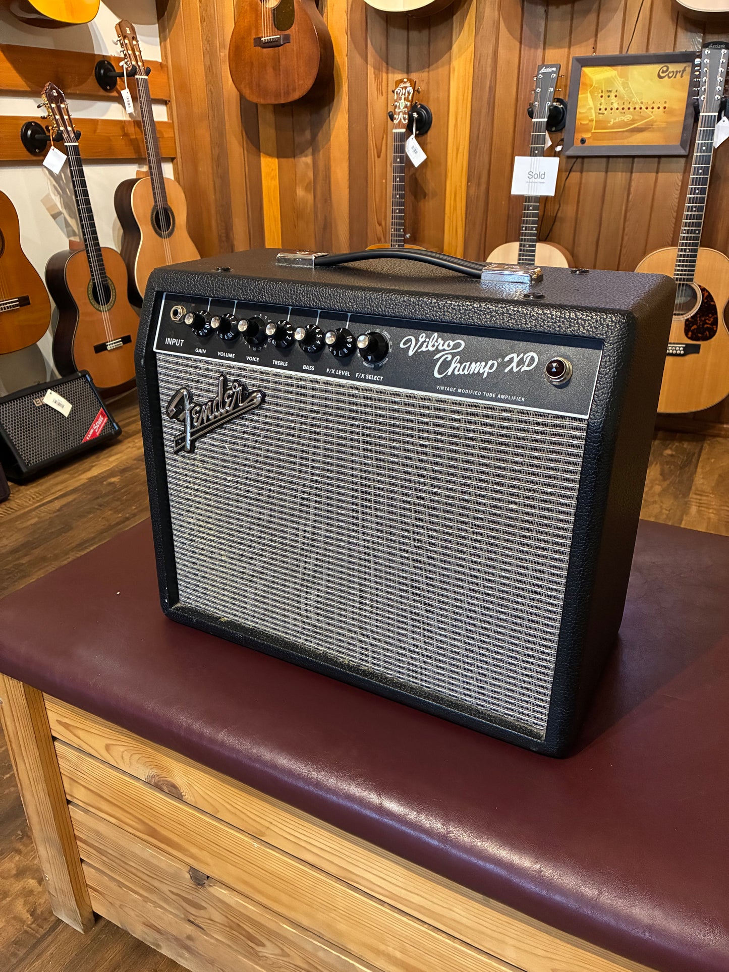 Fender Vibro Champ XD Electric Guitar Combo Amp (2008)