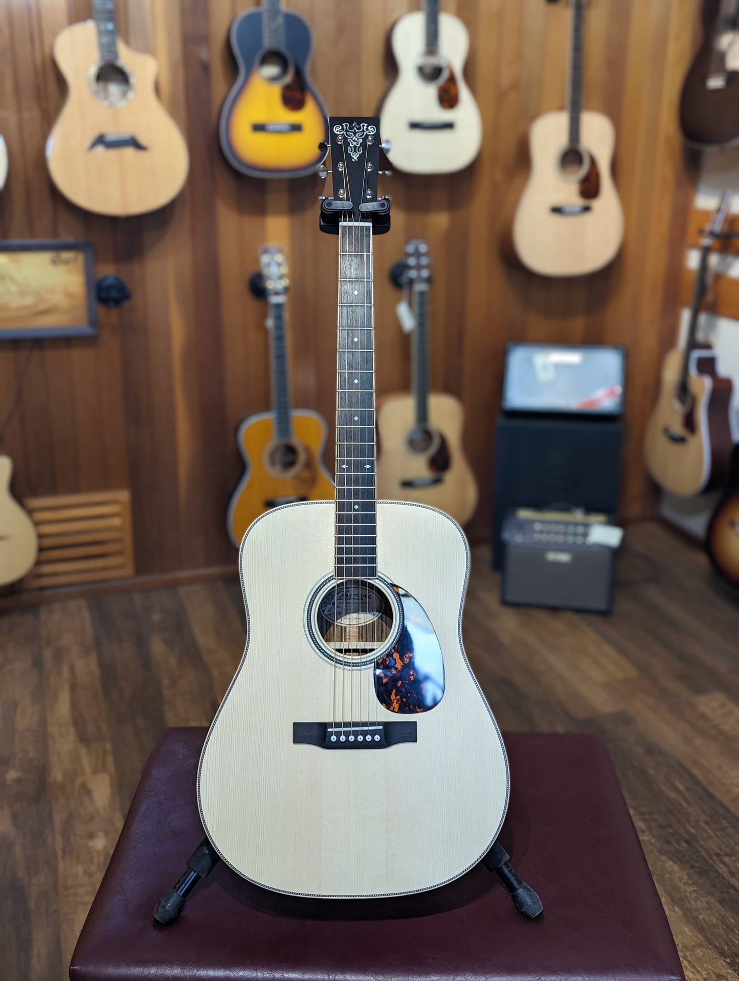 Larrivée D-40 Special Edition Acoustic Guitar w/Case