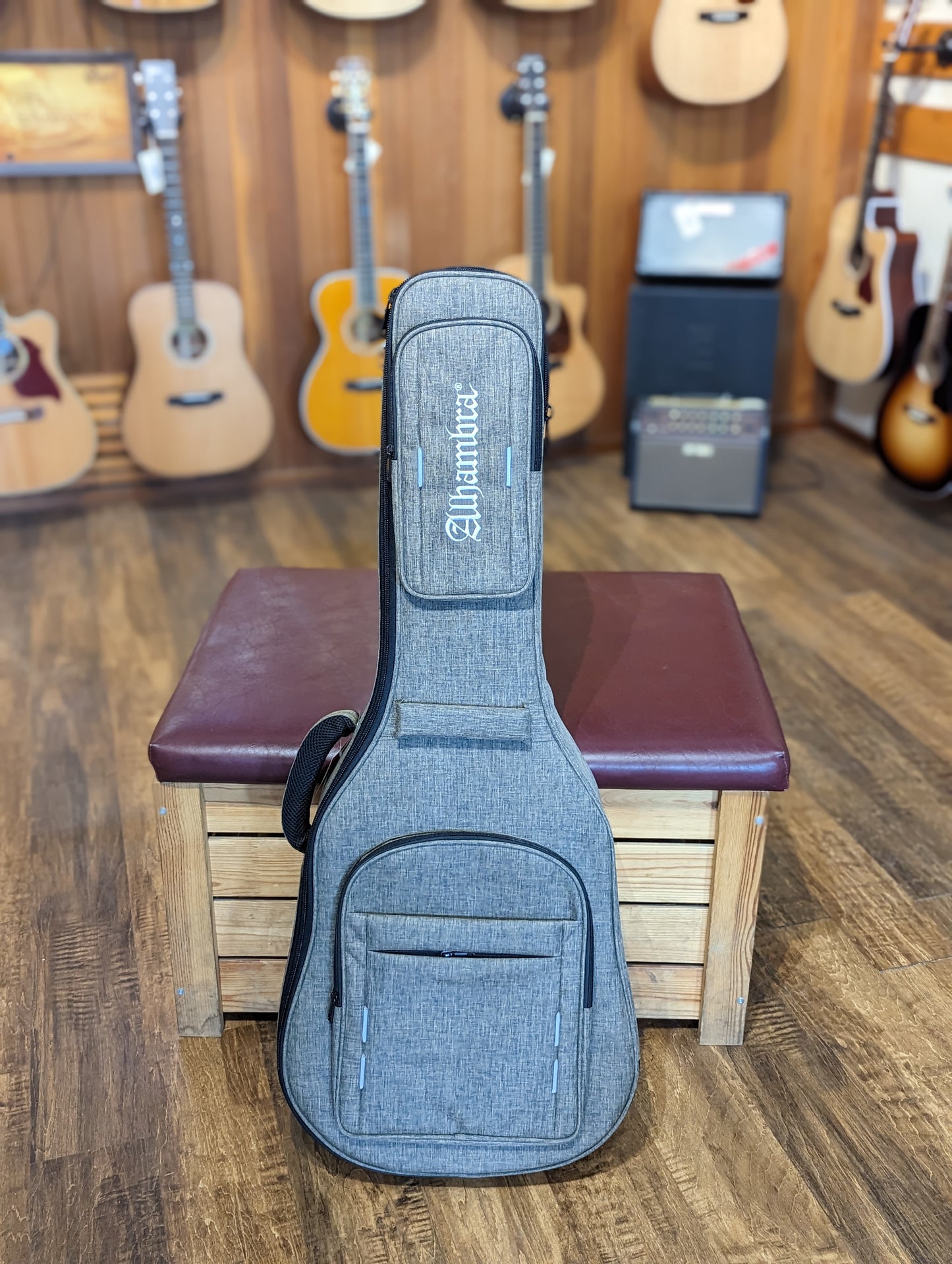 Alhambra 5P CT Cutaway Classical Guitar w/Fishman Pickup & Gig Bag