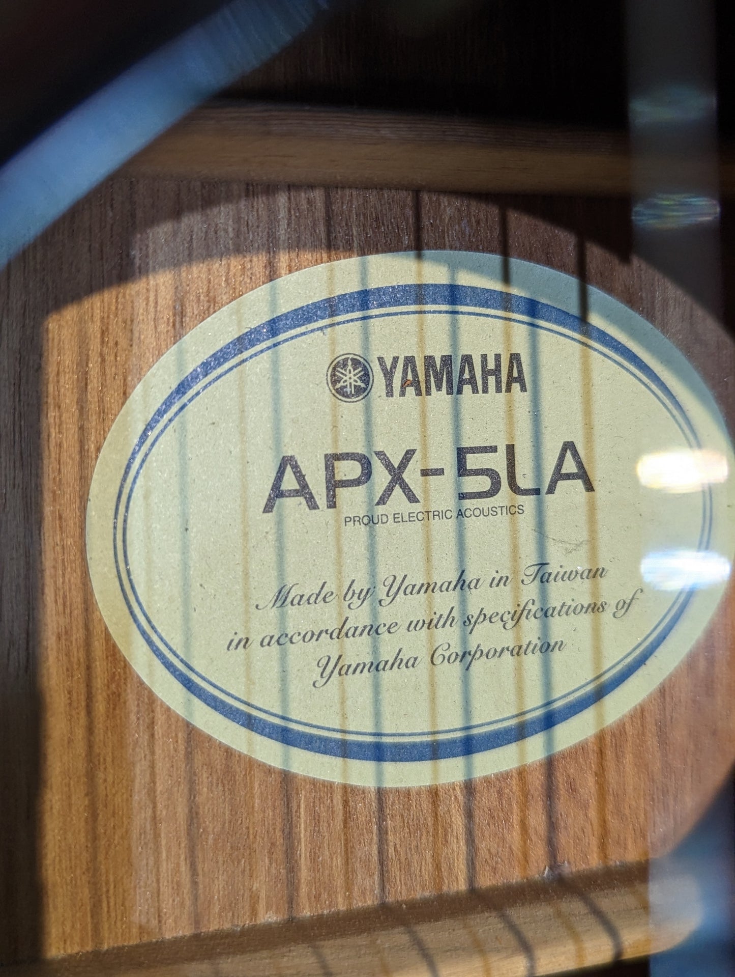 Yamaha APX-5LA Left Handed Acoustic/Electric Guitar (Used)