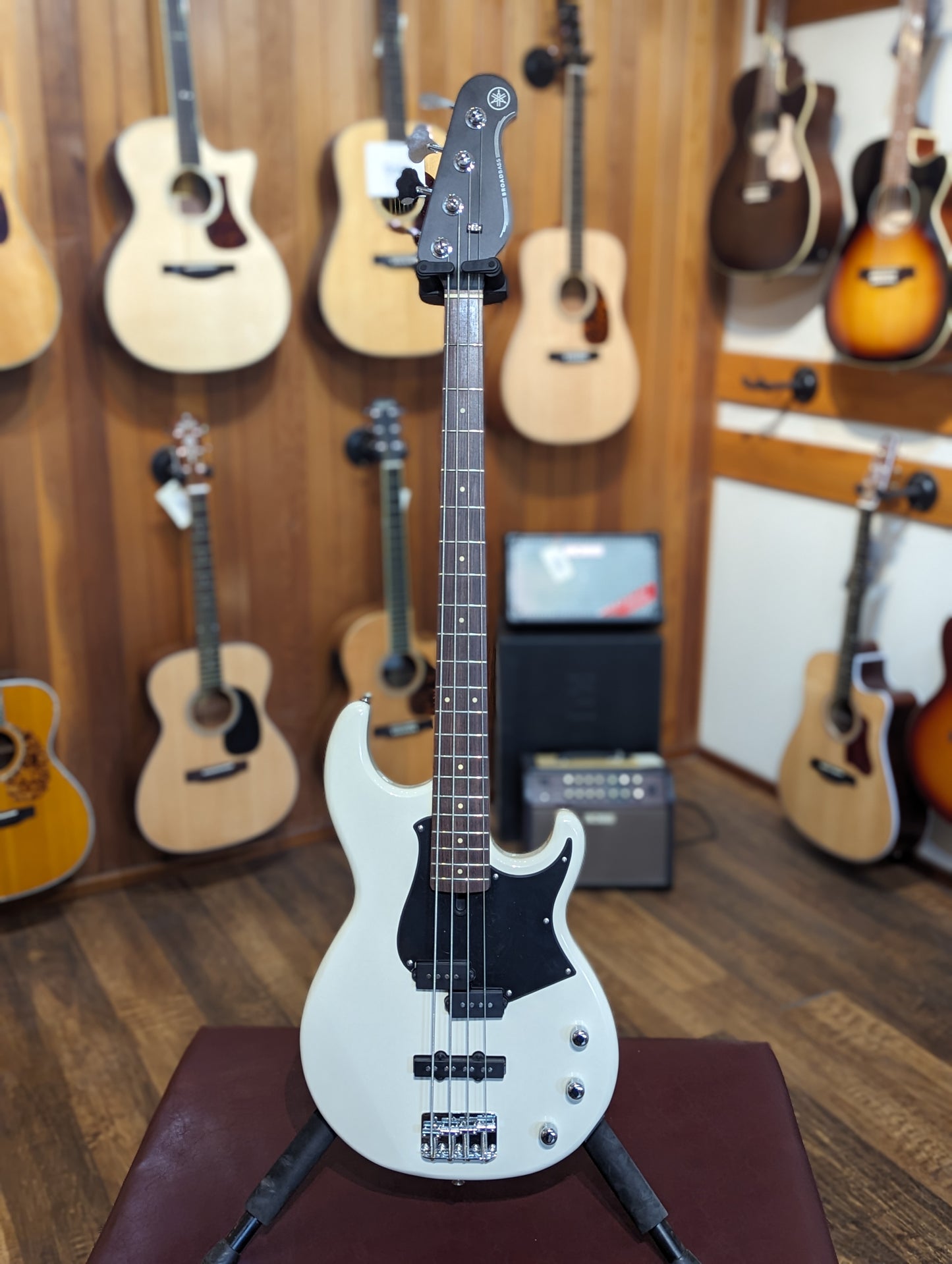 Yamaha BB234 4 String Electric Bass - Vintage White (Used)