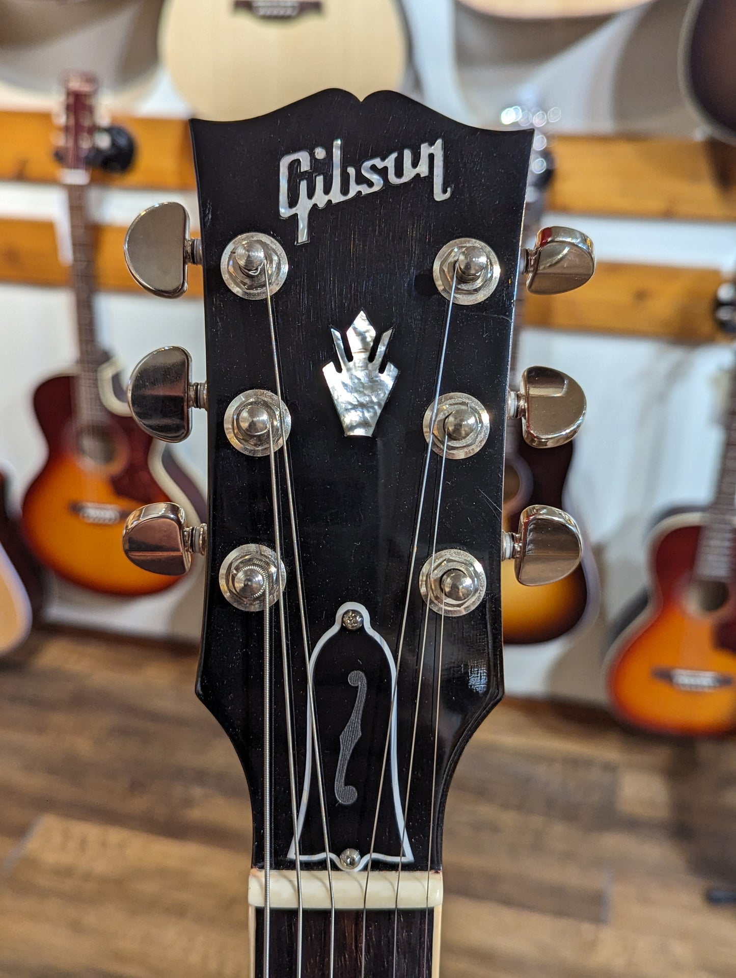 Gibson Memphis ES-335 Figured w/Case - Cherry (2016)