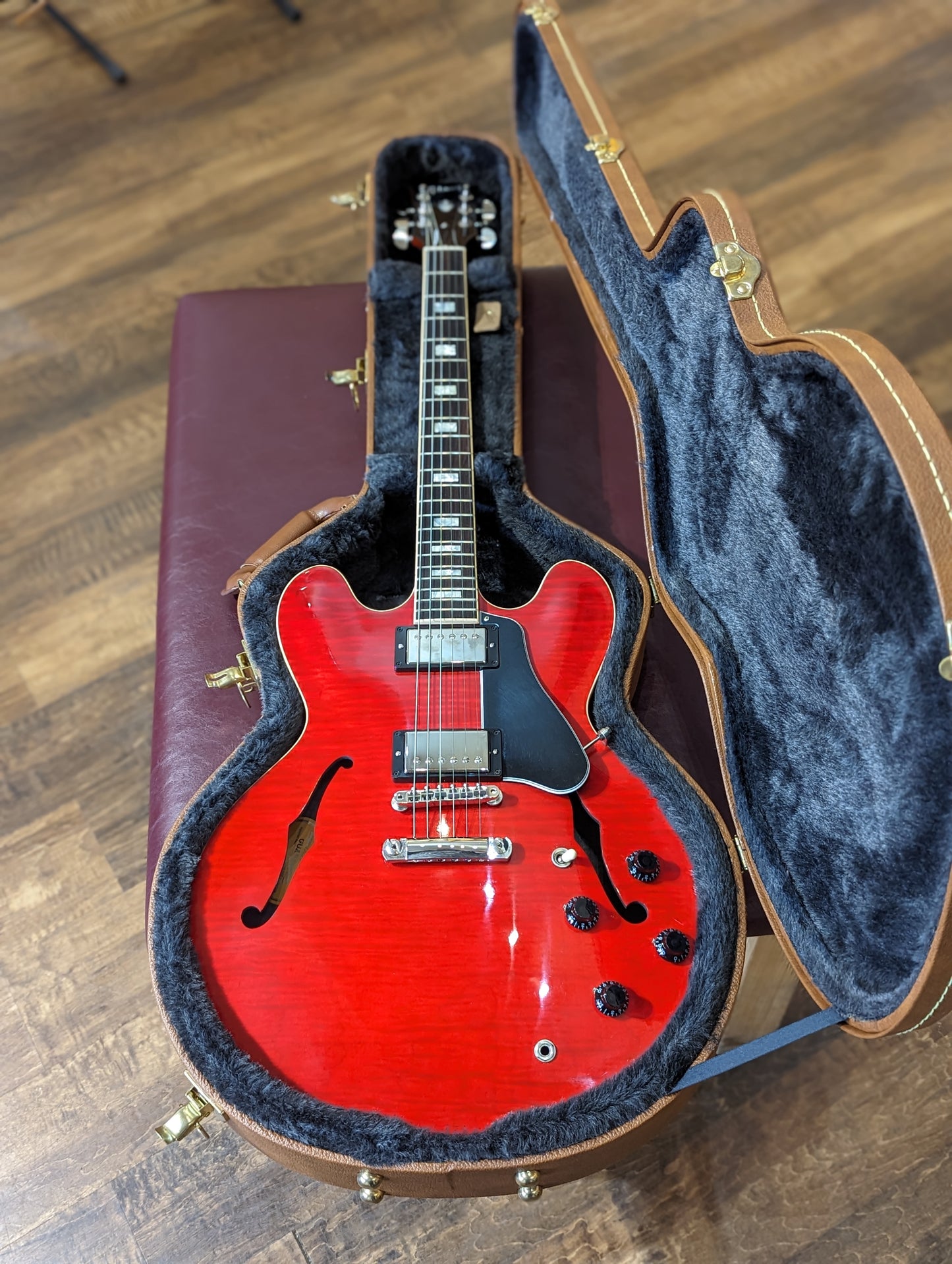 Gibson Memphis ES-335 Figured w/Case - Cherry (2016)