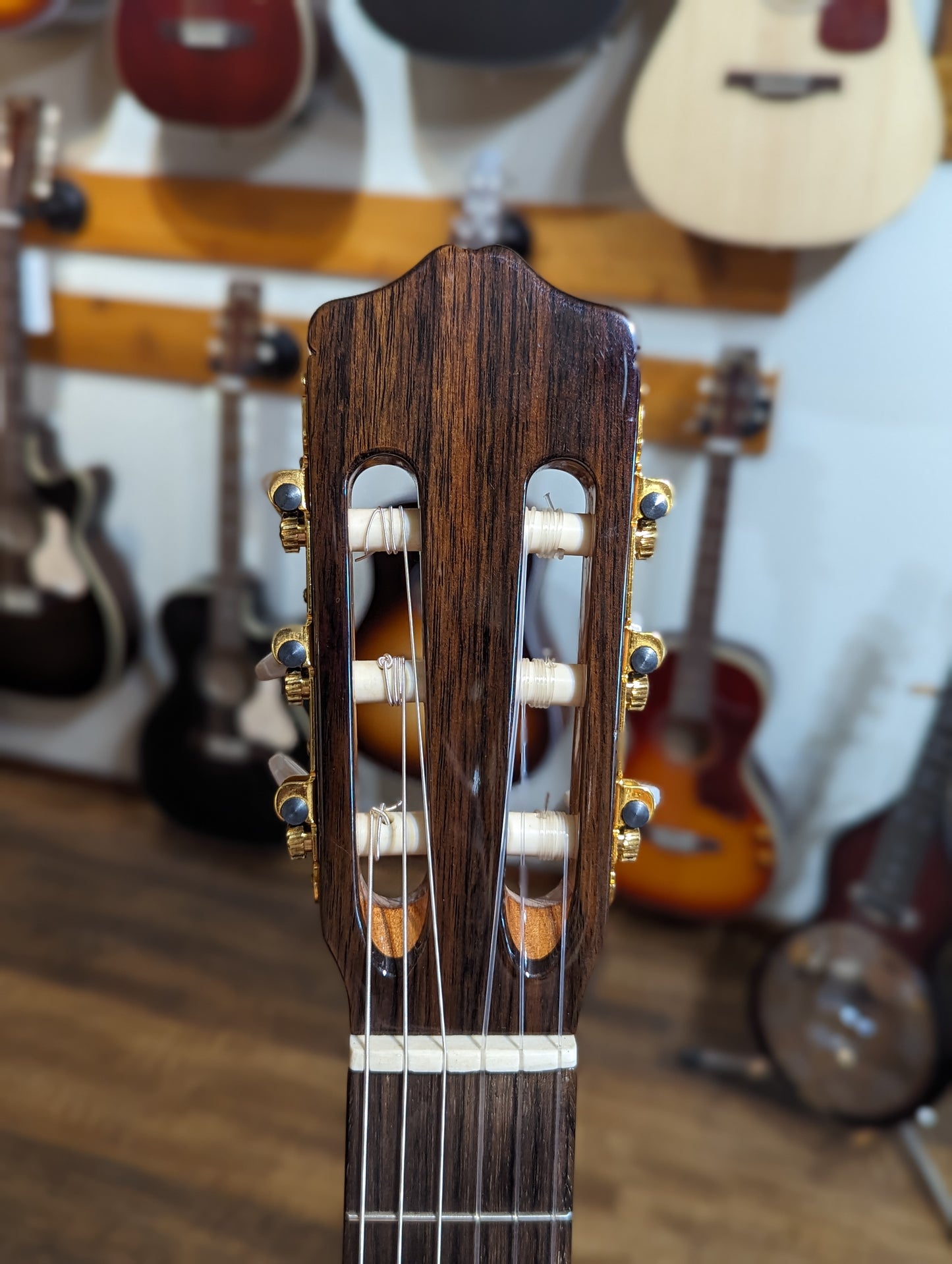 Cordoba C5-CE Cutaway/Electric Classical Guitar w/Gigbag (Used)