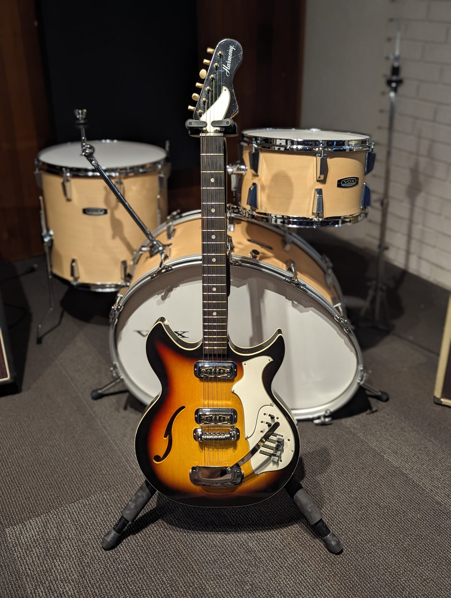 Harmony H82 Rebel Hollowbody Electric Guitar w/Case (Late 1960's - Early 1970's)