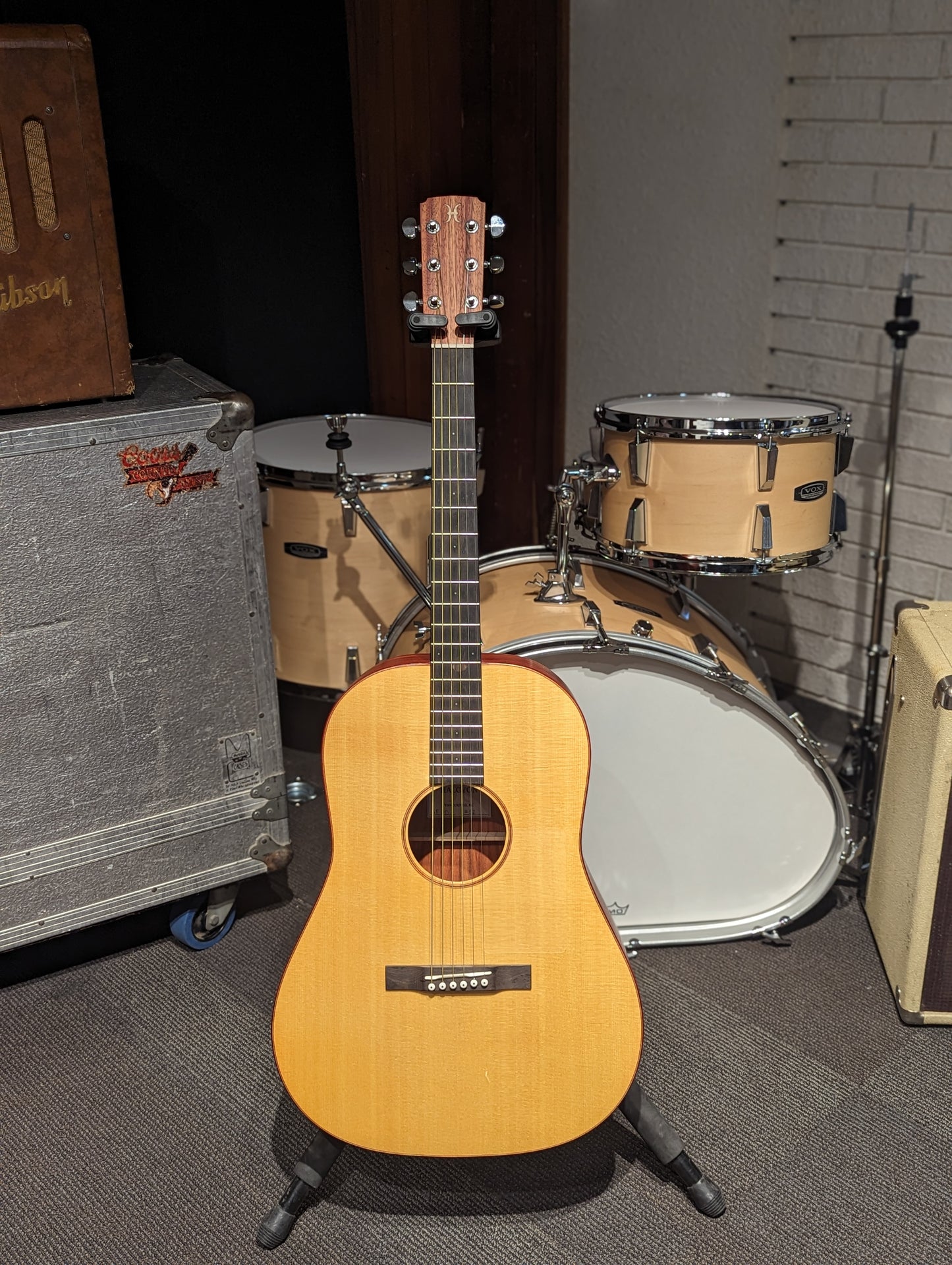 Halcyon 12 Fret Slope Shoulder Dreadnought Acoustic Guitar w/Case (2013)