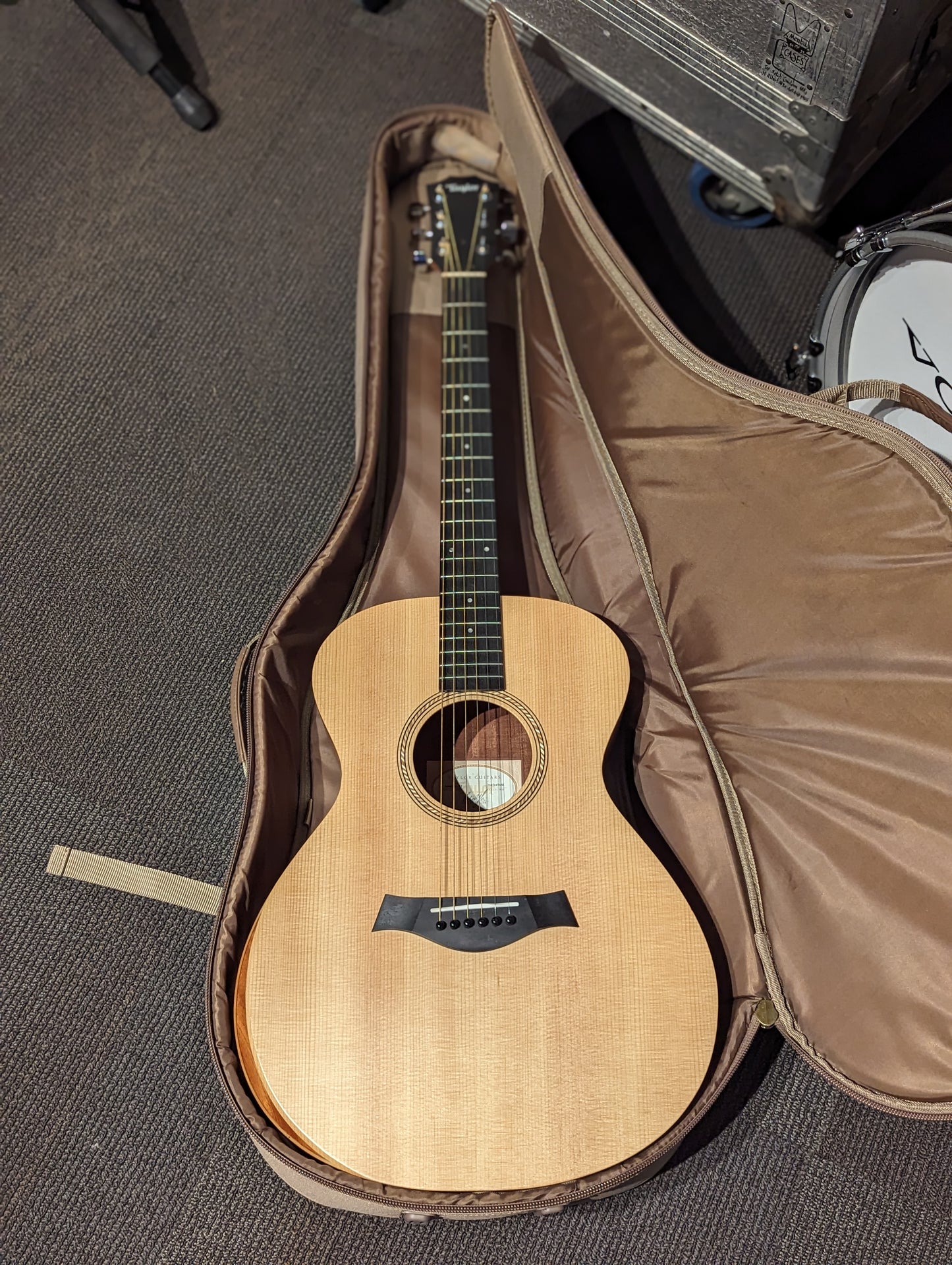 Taylor Guitars Academy 12 Grand-Concert Spruce/Sapele Acoustic Guitar w/Gig Bag (2017)