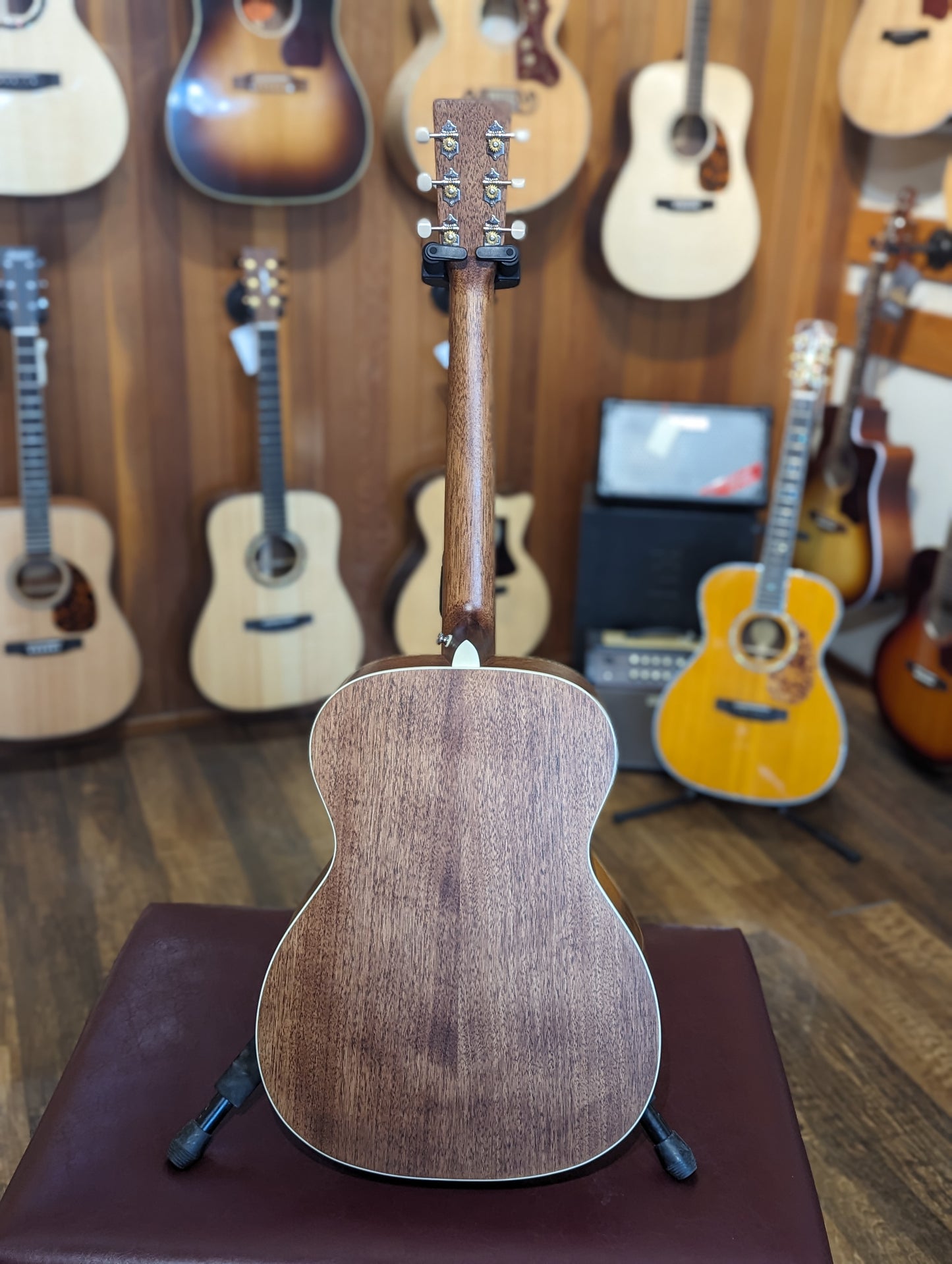 Art & Lutherie Legacy Light Burst GT EQ (Used)