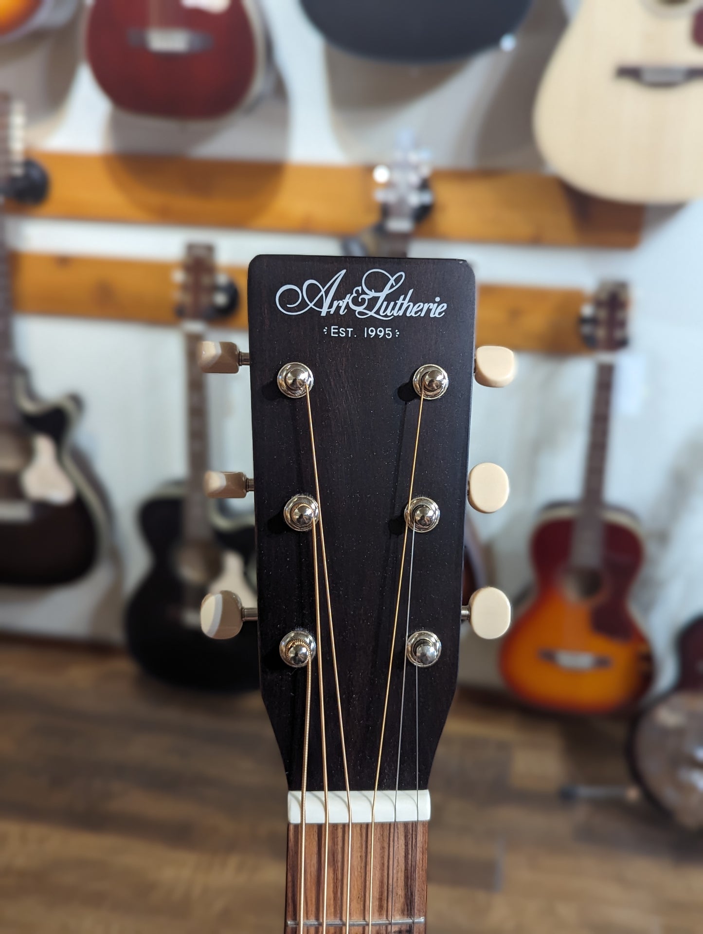 Art & Lutherie Legacy Light Burst GT EQ (Used)