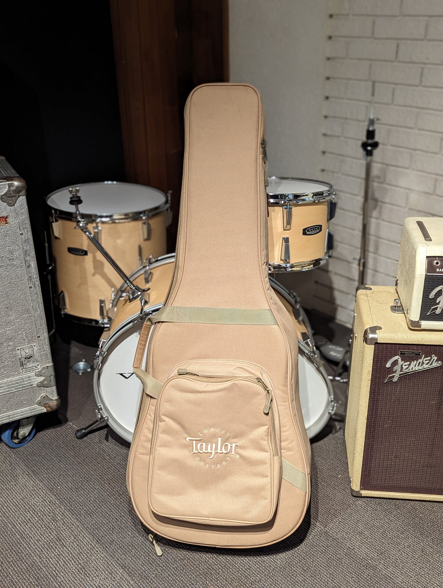 Taylor 214ce Acoustic/Electric Guitar w/Gig Bag - Black (2013)