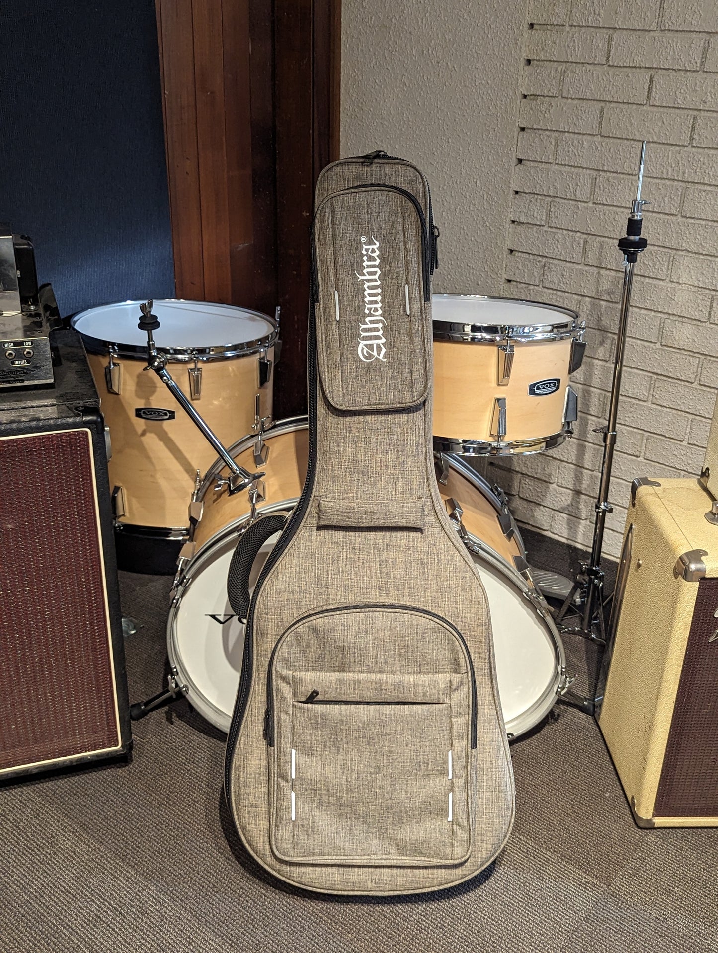 Alhambra 5PA Classical Guitar w/Solid German Spruce Top & Gig Bag