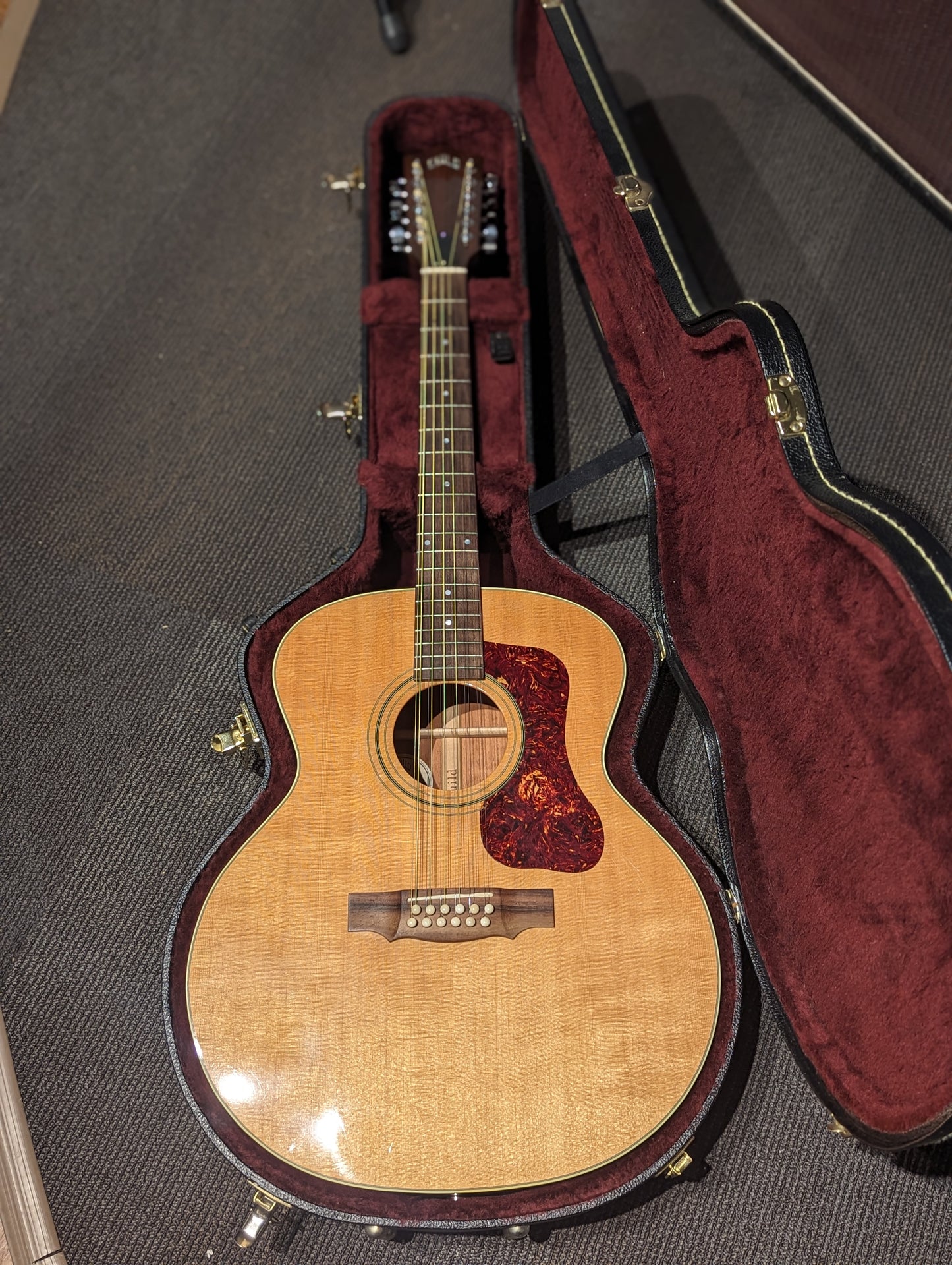 Guild F212XL STD 12 String Acoustic/Electric Guitar w/Case (2012)