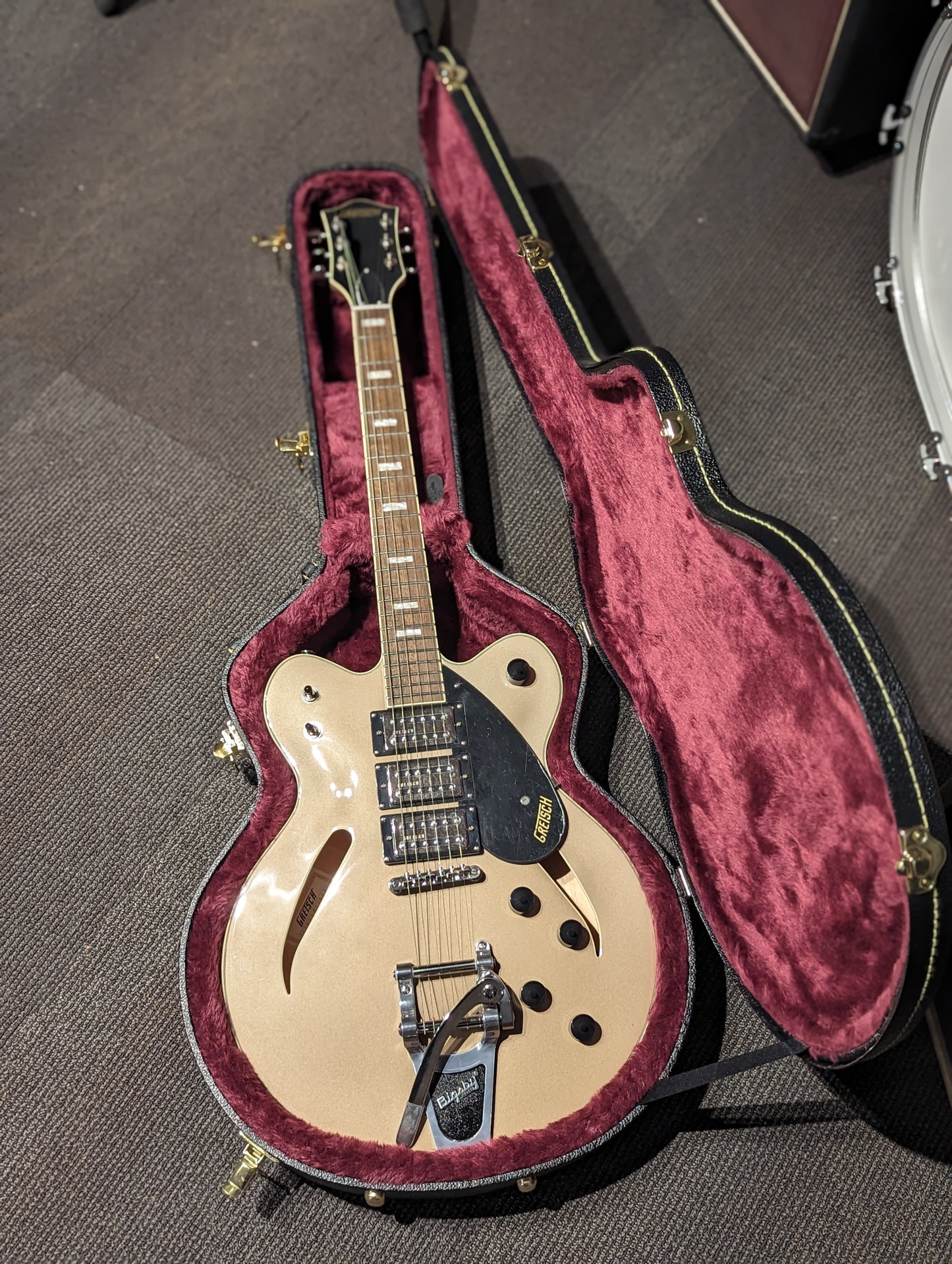 Gretsch G2627T Streamliner Center Block w/Bigsby & Case - FSR Shoreline Gold (2021)