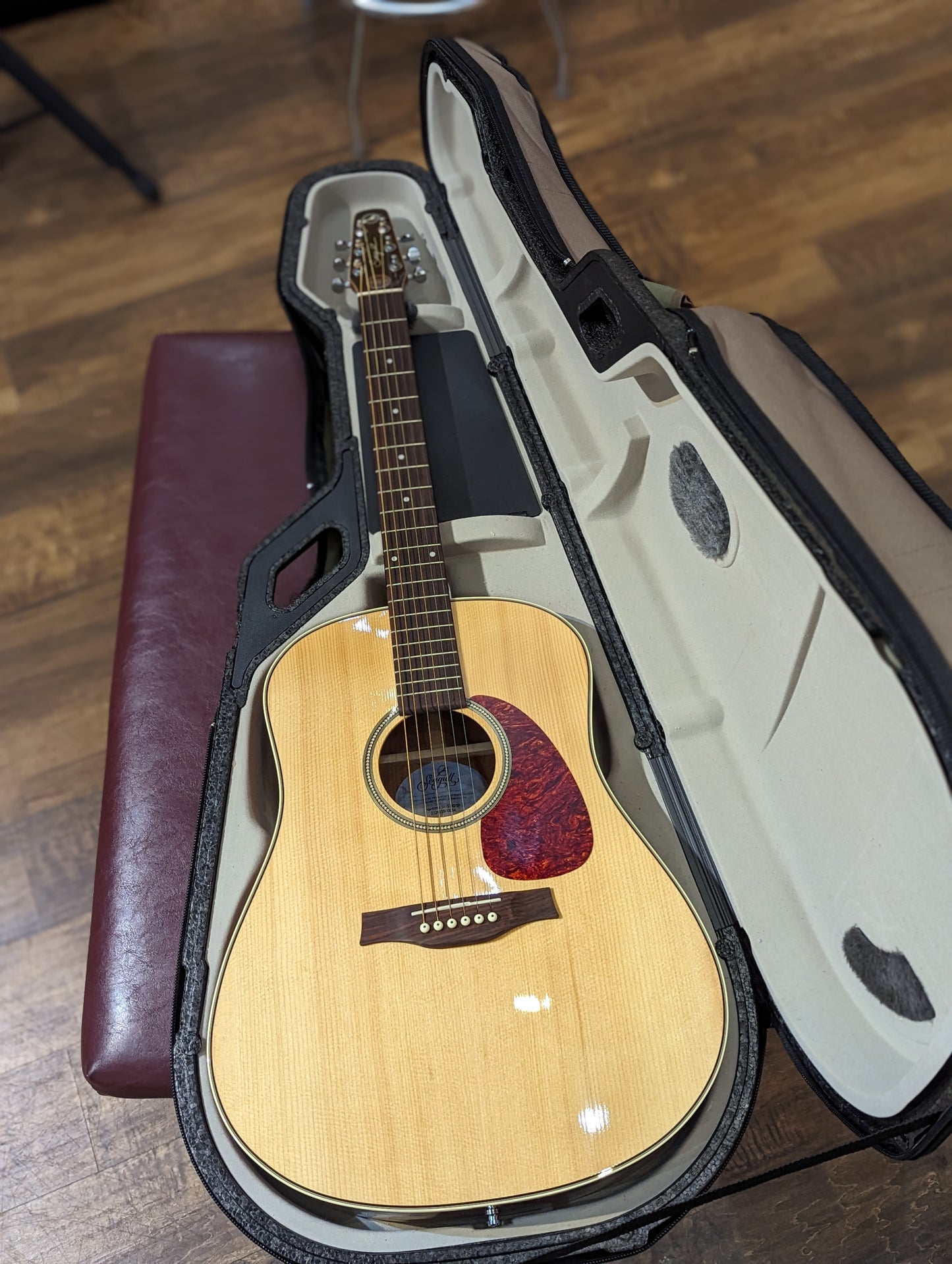 Seagull Maritime SWS HG Acoustic Guitar w/Case (Used)