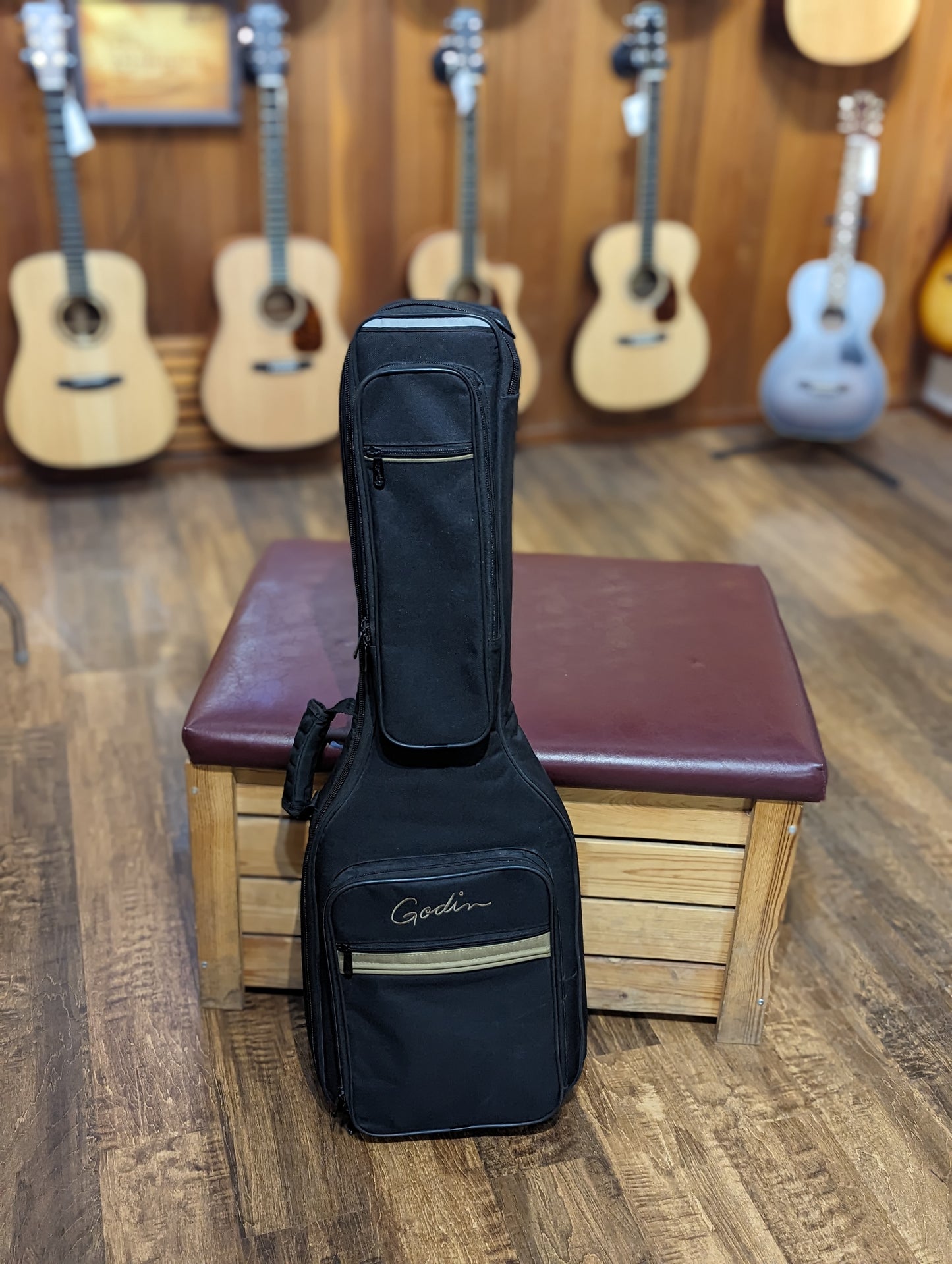 Godin Session Custom 59 w/Gigbag - Black (Used)