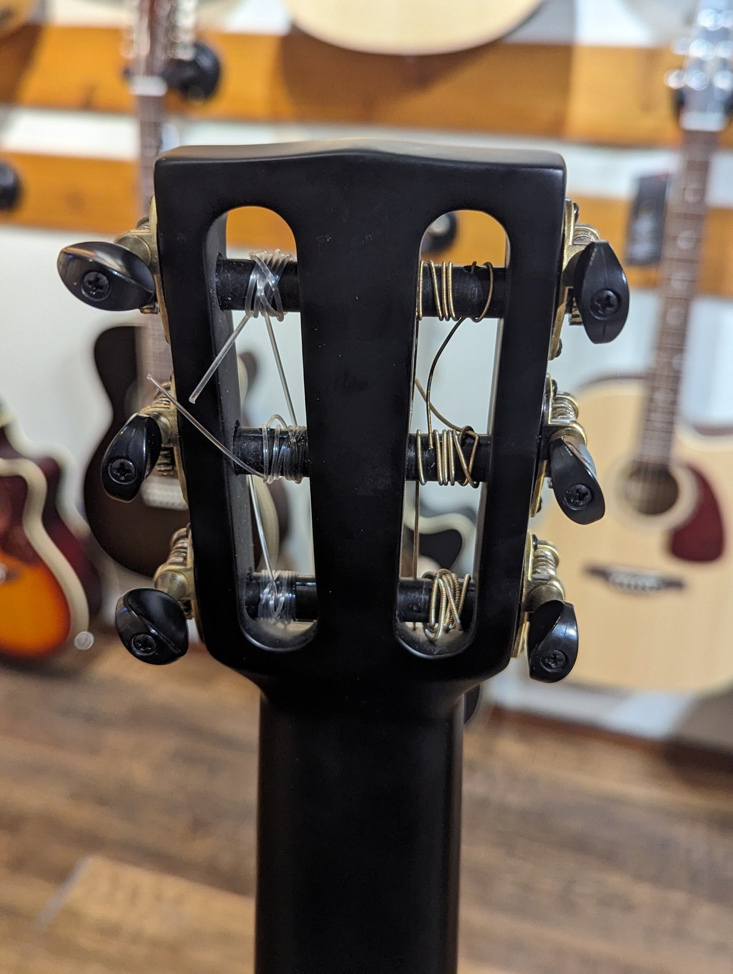 Journey Instruments OC660M Carbon Fiber Nylon String Travel Guitar w/Gig Bag & Pickup (Used)