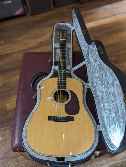 Eastman E20D-TC Dreadnought Acoustic Guitar w/Case