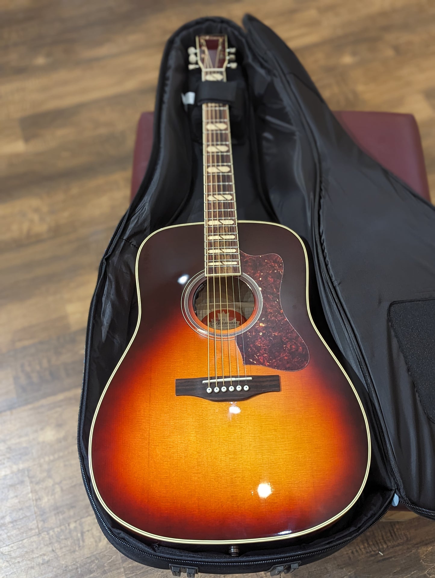 Norman ST50 Cherry Burst HG Anthem Acoustic/Electric Guitar w/Gig Bag (Used)