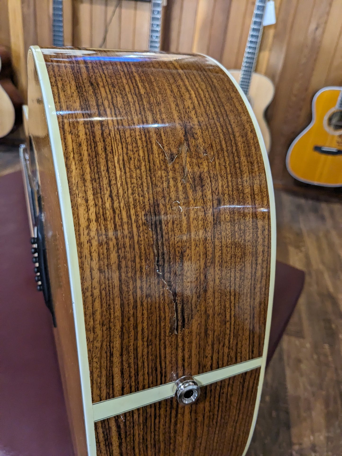 Martin D-28 Dreadnought Acoustic Guitar w/Case (1974)