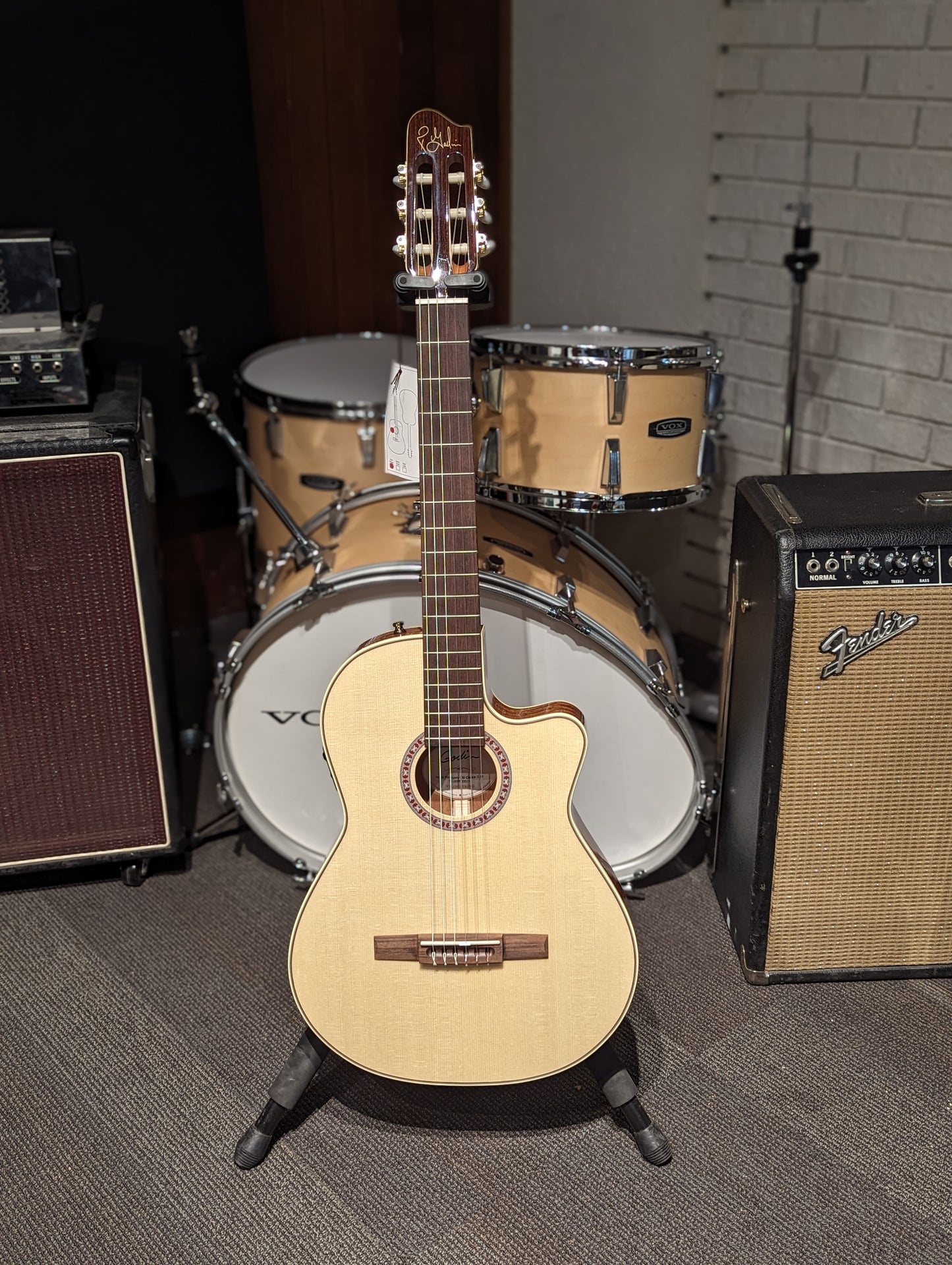 Godin Arena Mahogany CW Clasica II SF