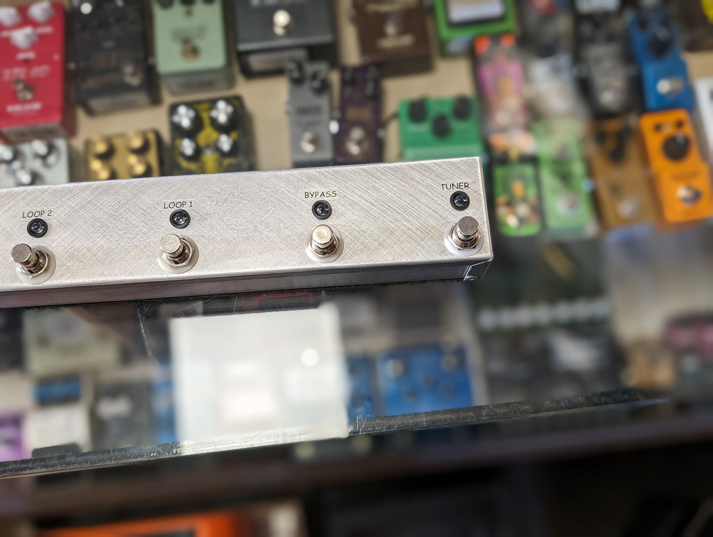 Loop-Master 8 Looper w/Master Bypass & Tuner Out (Used)
